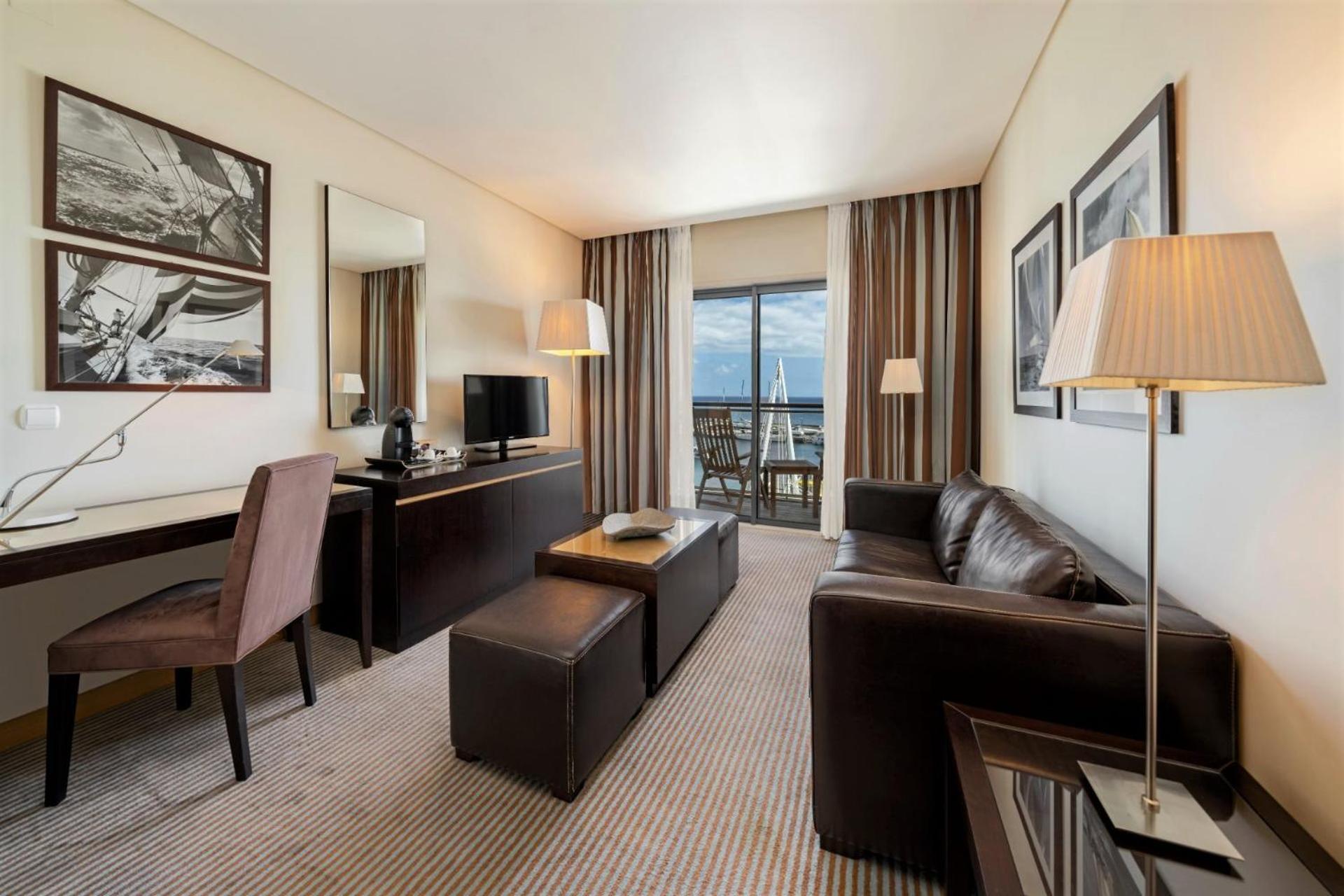 Deluxe VIP Suite Sea View