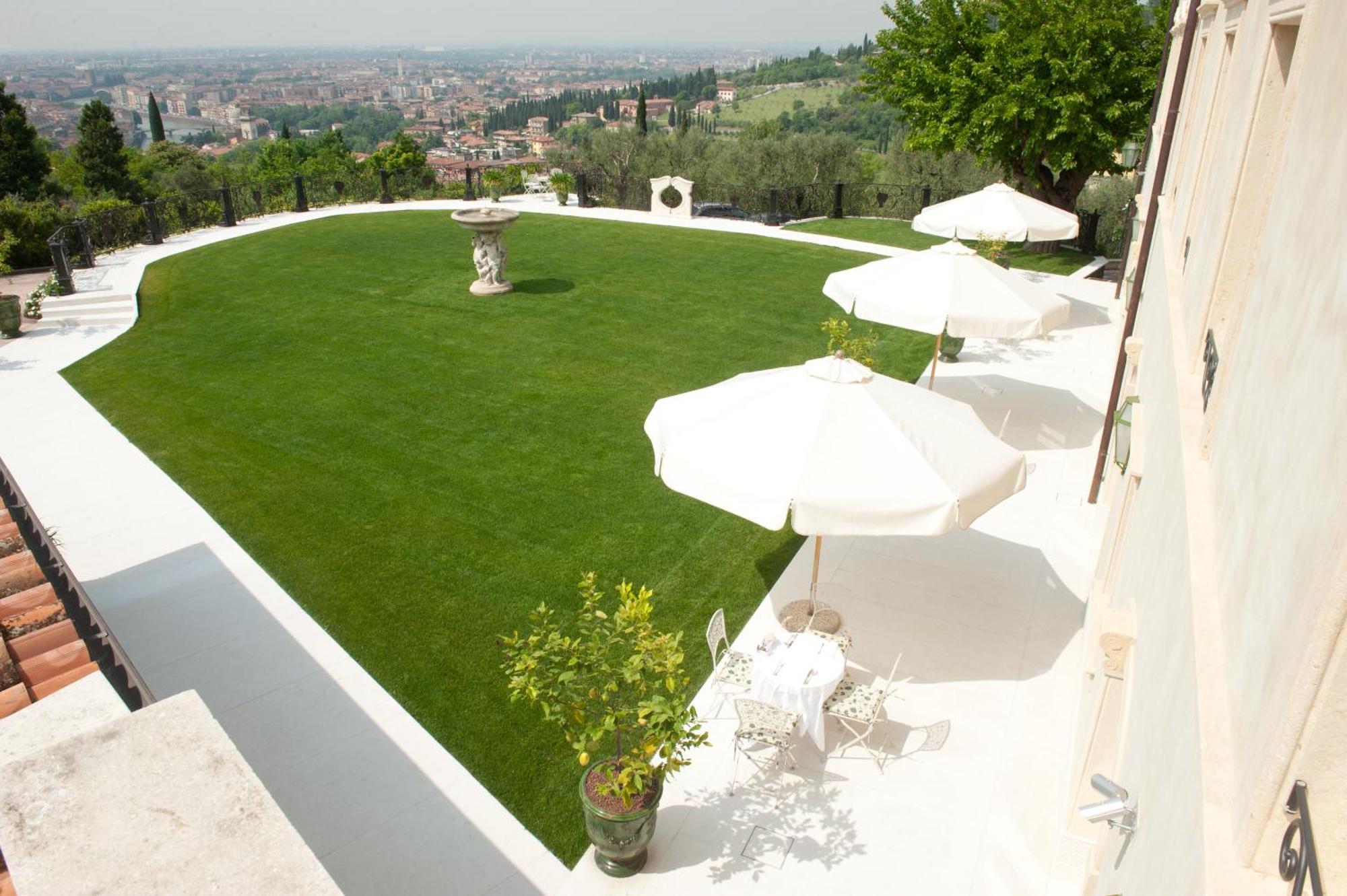 Luxury Suite Terrace