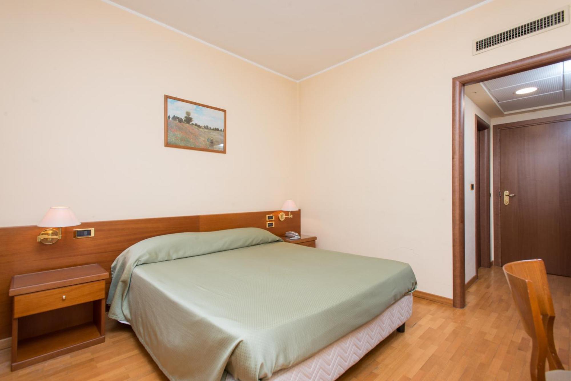 Standard Double Room,1274670964:JPEG