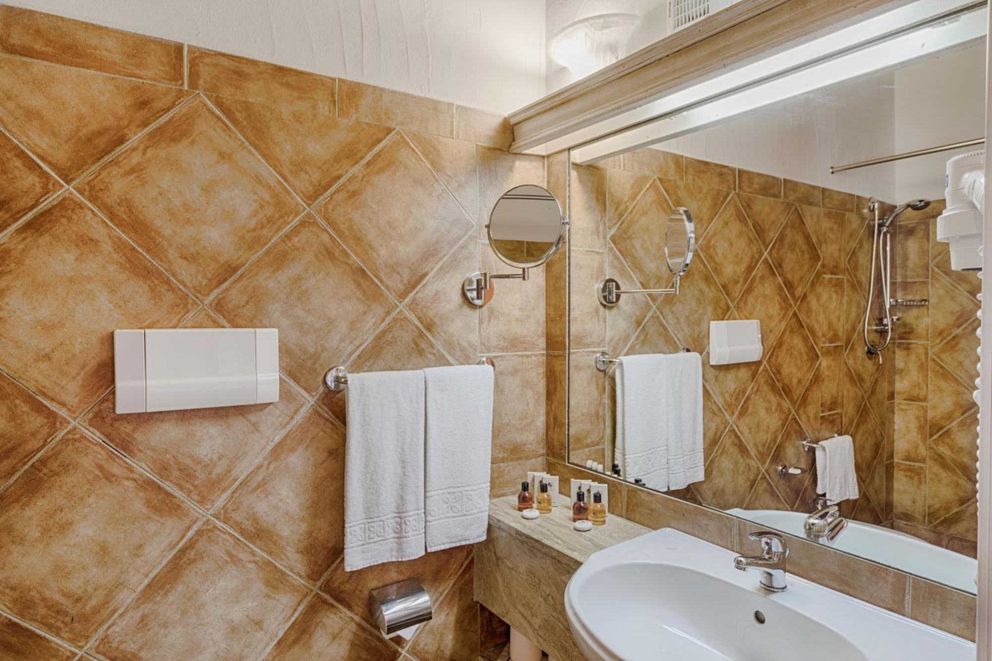 Classic Double or Twin Room