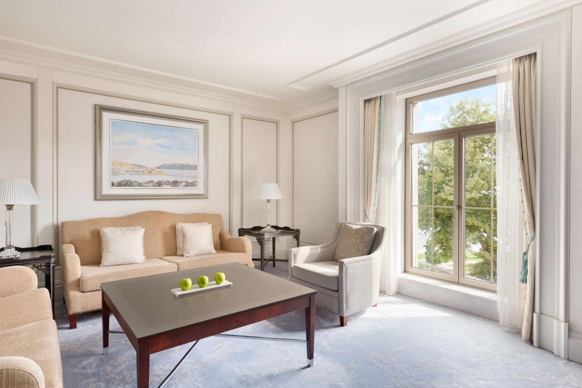 Executive Suite exclusive Horizon privileges,1274967136:JPEG