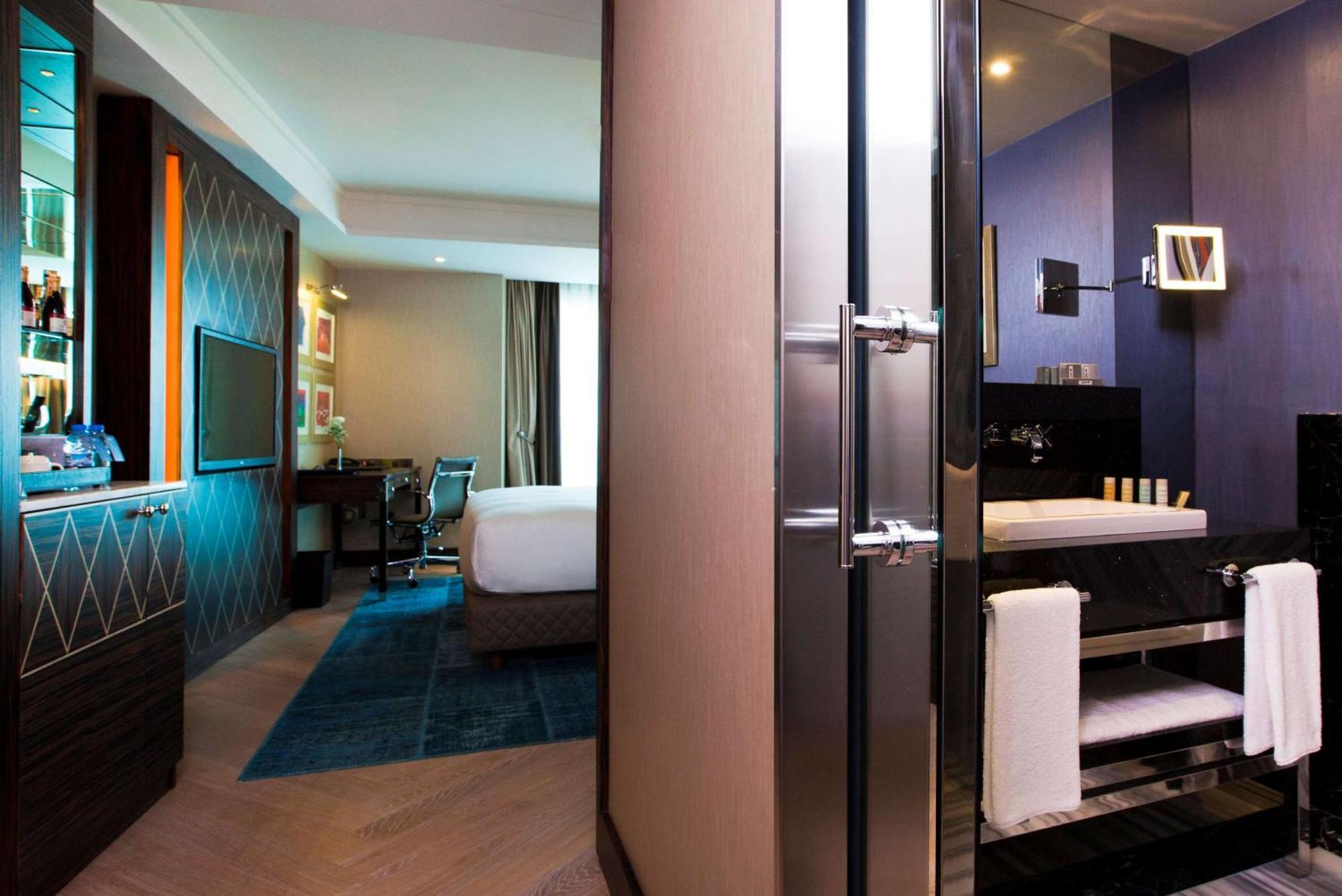 Executive Room,1275043561:JPEG