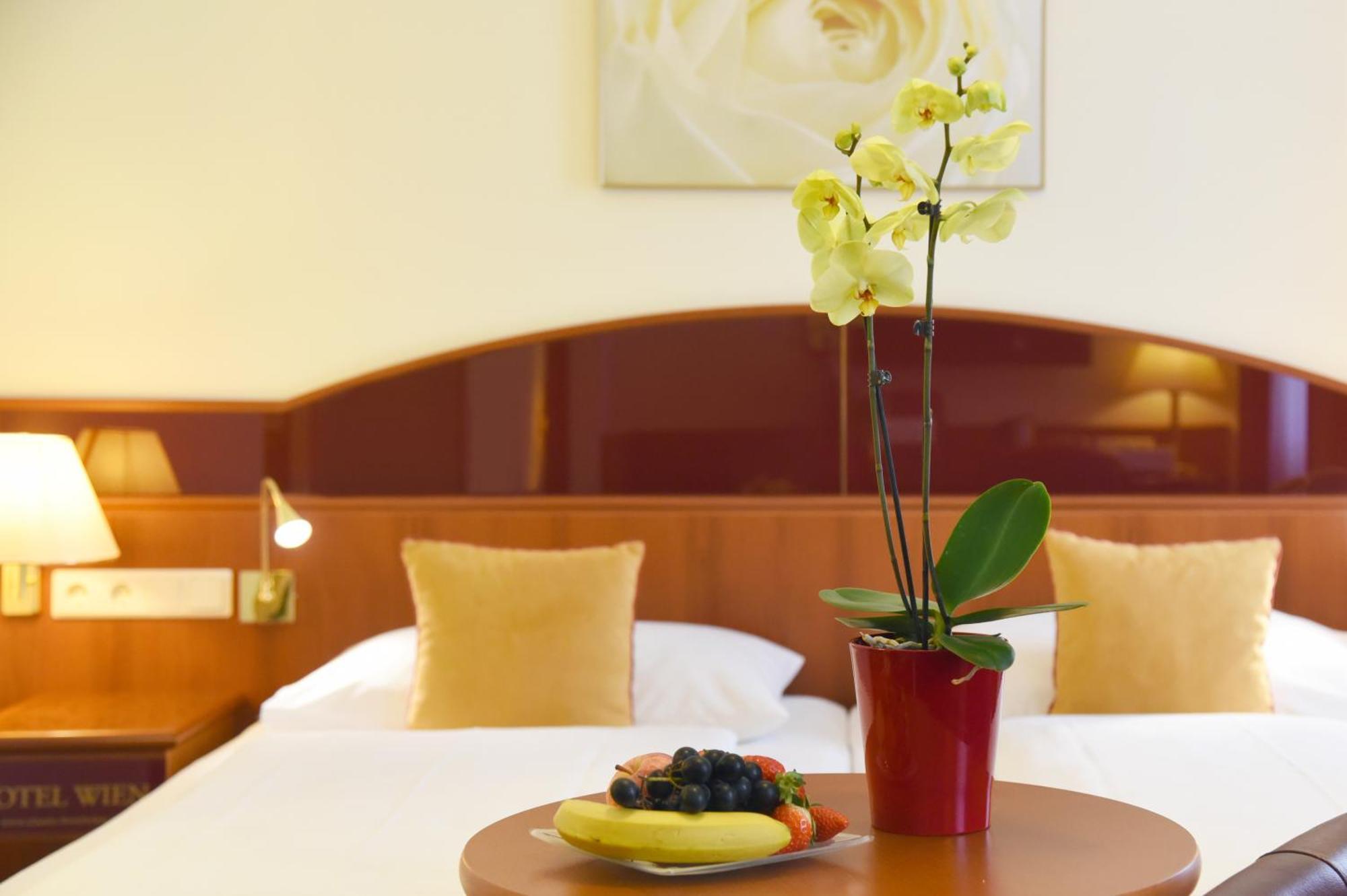 Double Room PREMIUM courtyard view