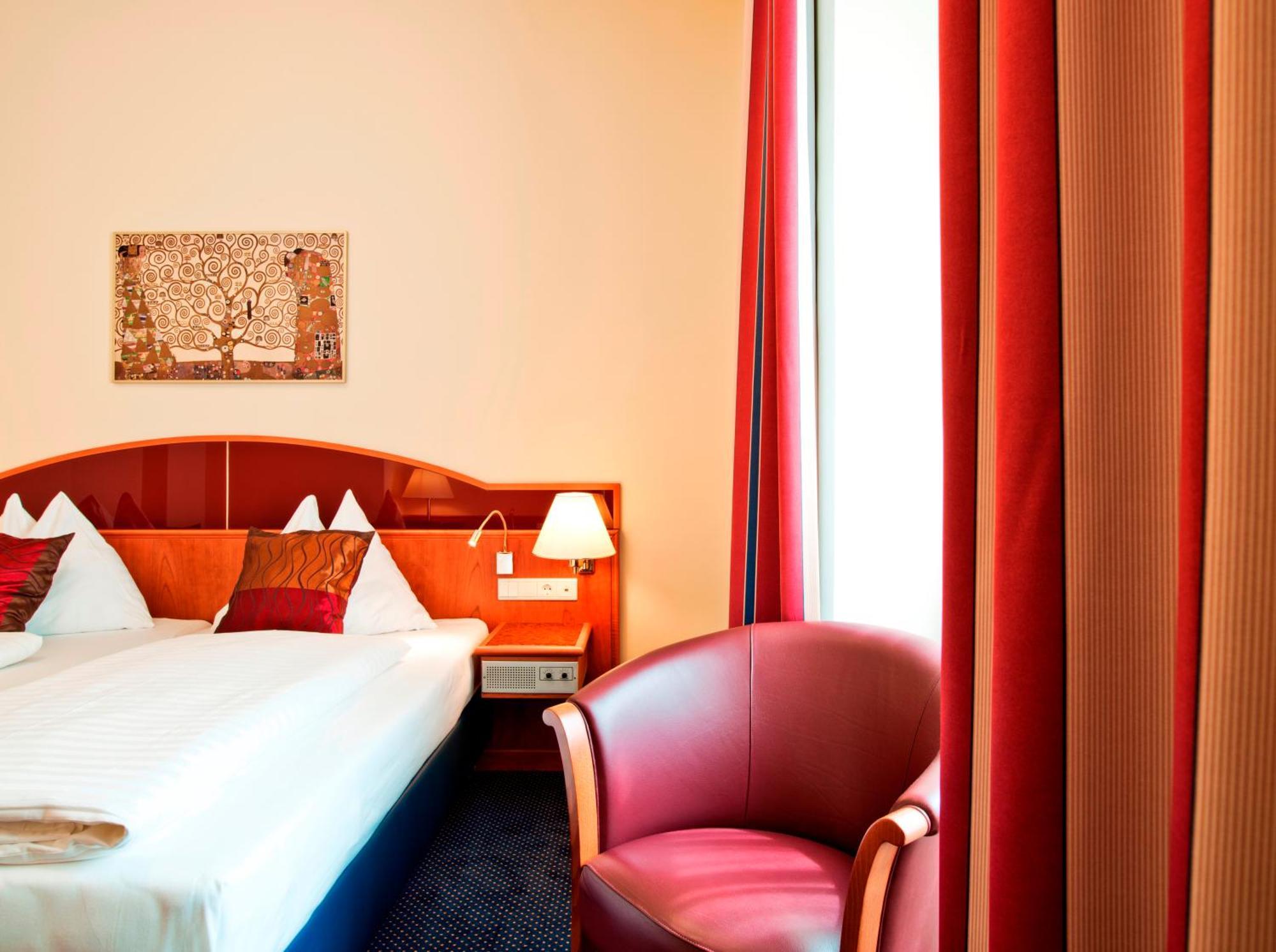 Double Room PREMIUM courtyard view