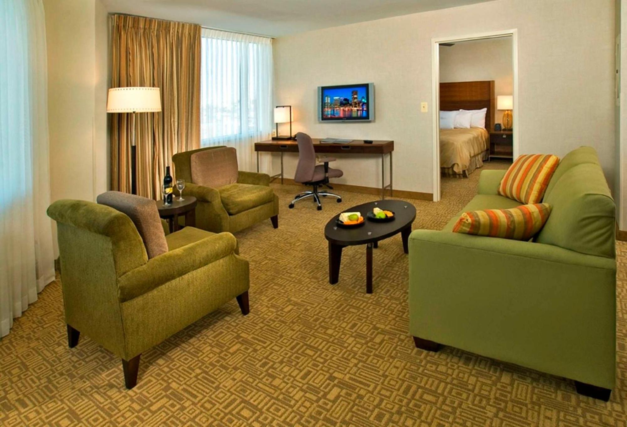 Suite mit 1 Schlafzimmer mit Kingsize-Bett und mit Schlafsofa - Nichtraucher