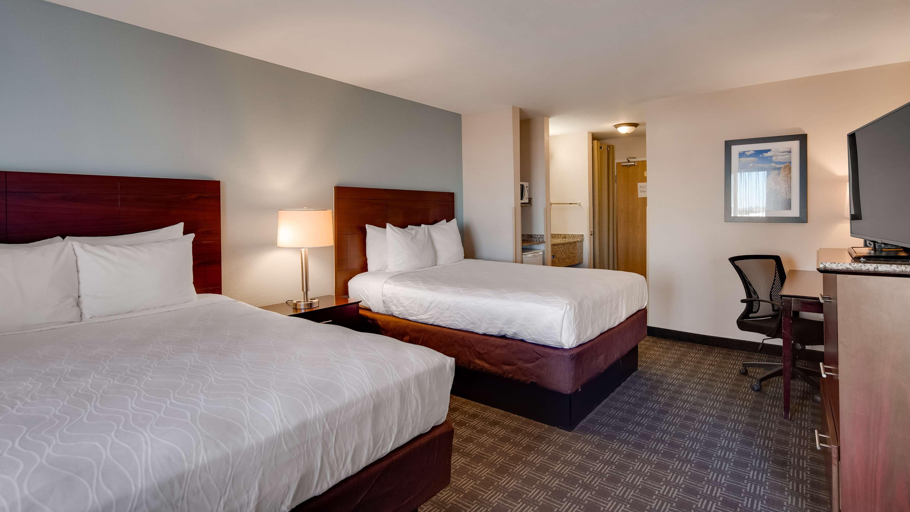 Queen Suite Two Queen Beds or Sofa Bed Non-Smoking