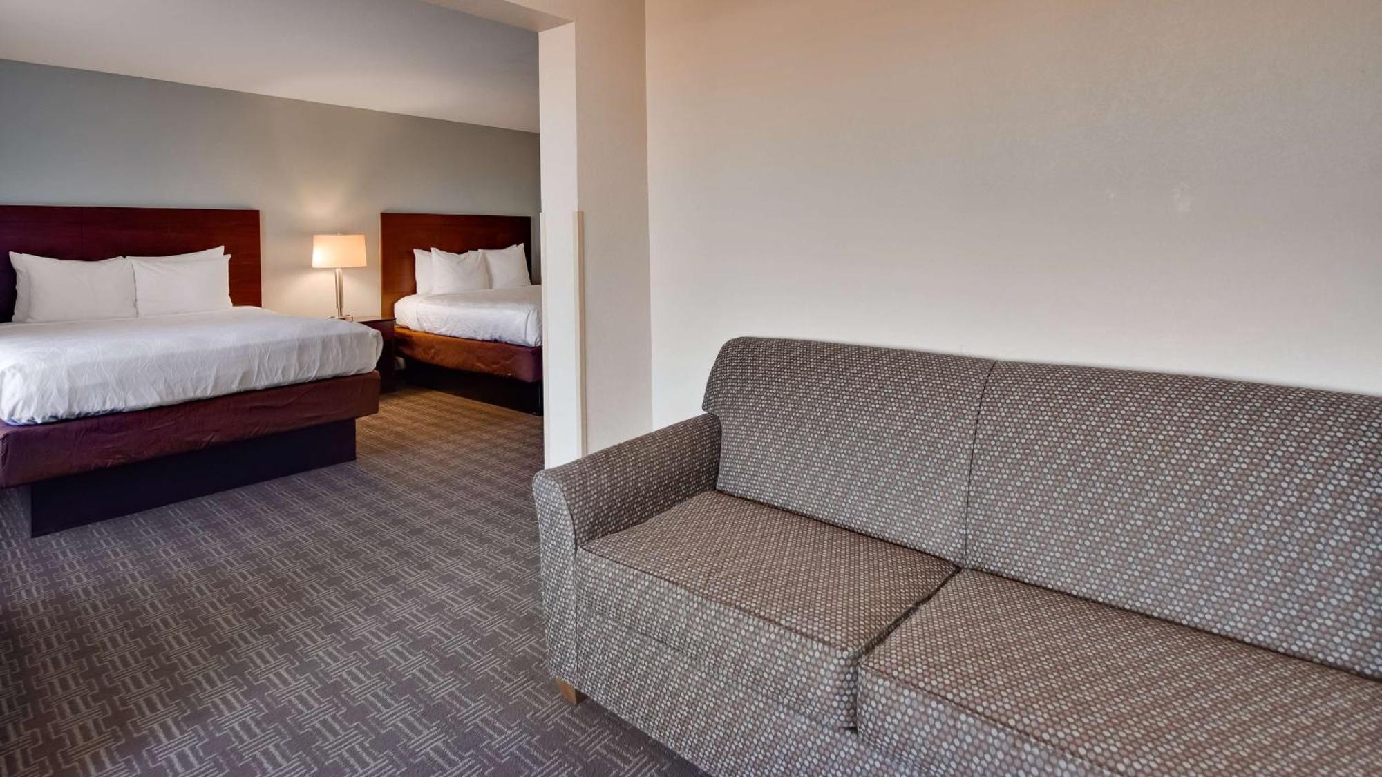 Queen Suite Two Queen Beds or Sofa Bed Non-Smoking