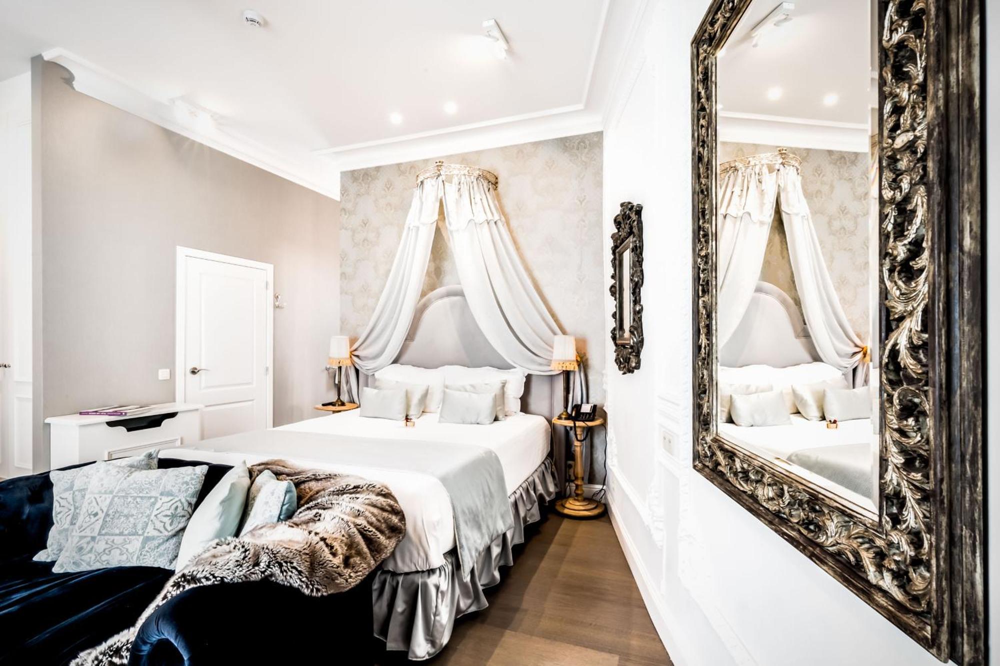 Premium Luxe Suite