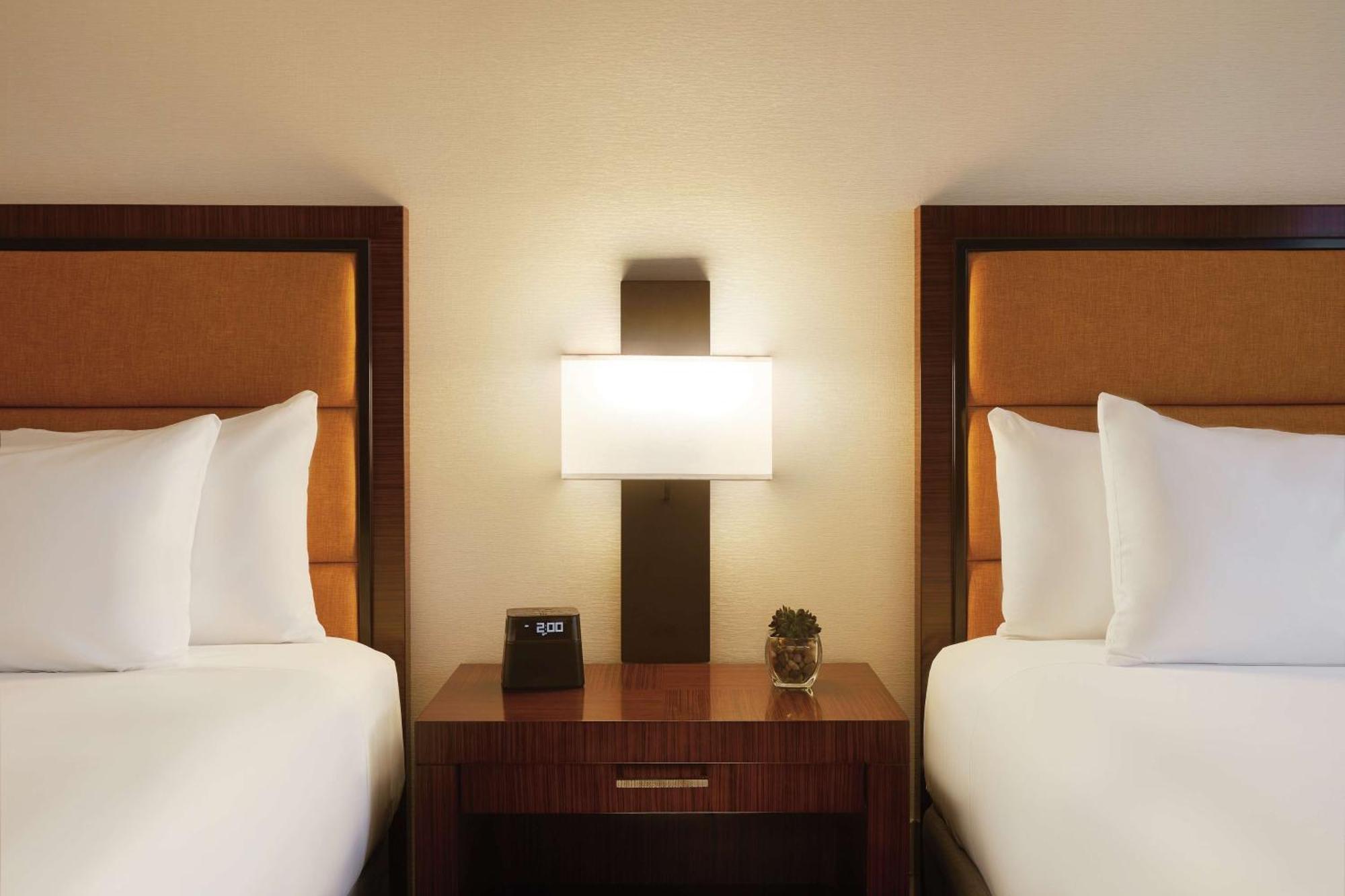 Queen Room Two Queen Beds Accessible Tub Disability Access