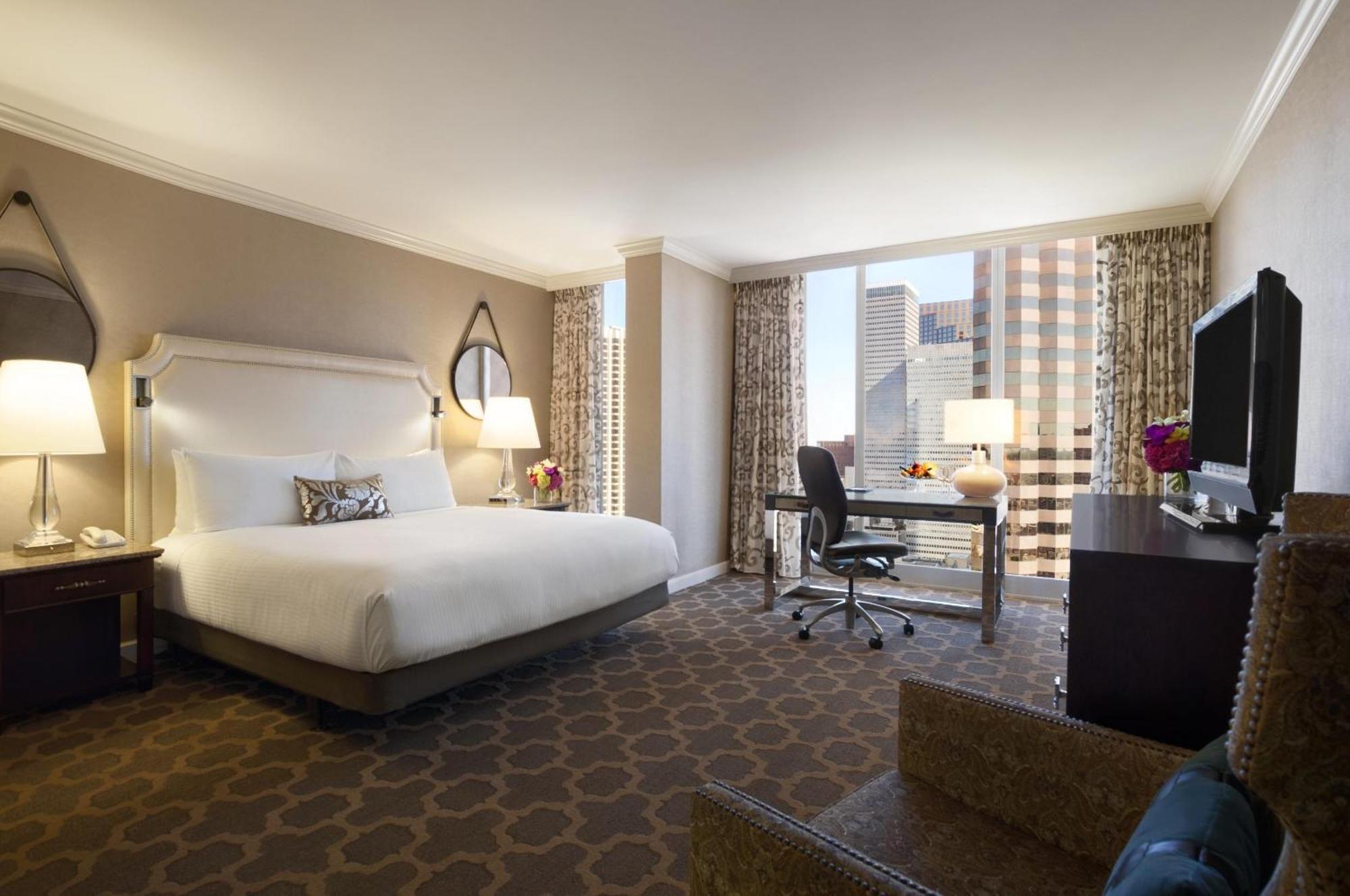 Deluxe King Room City View