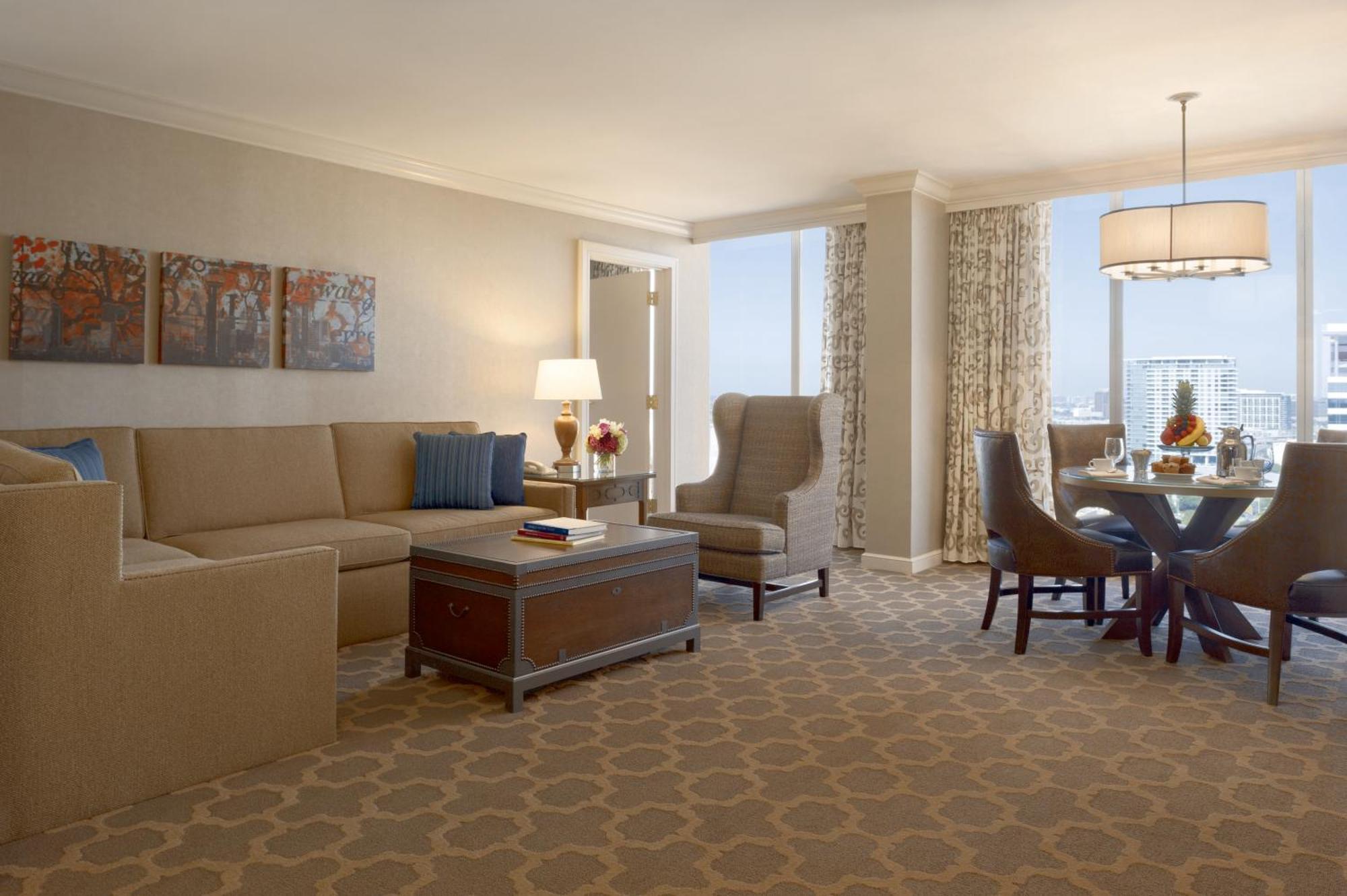 One-Bedroom King Suite City View