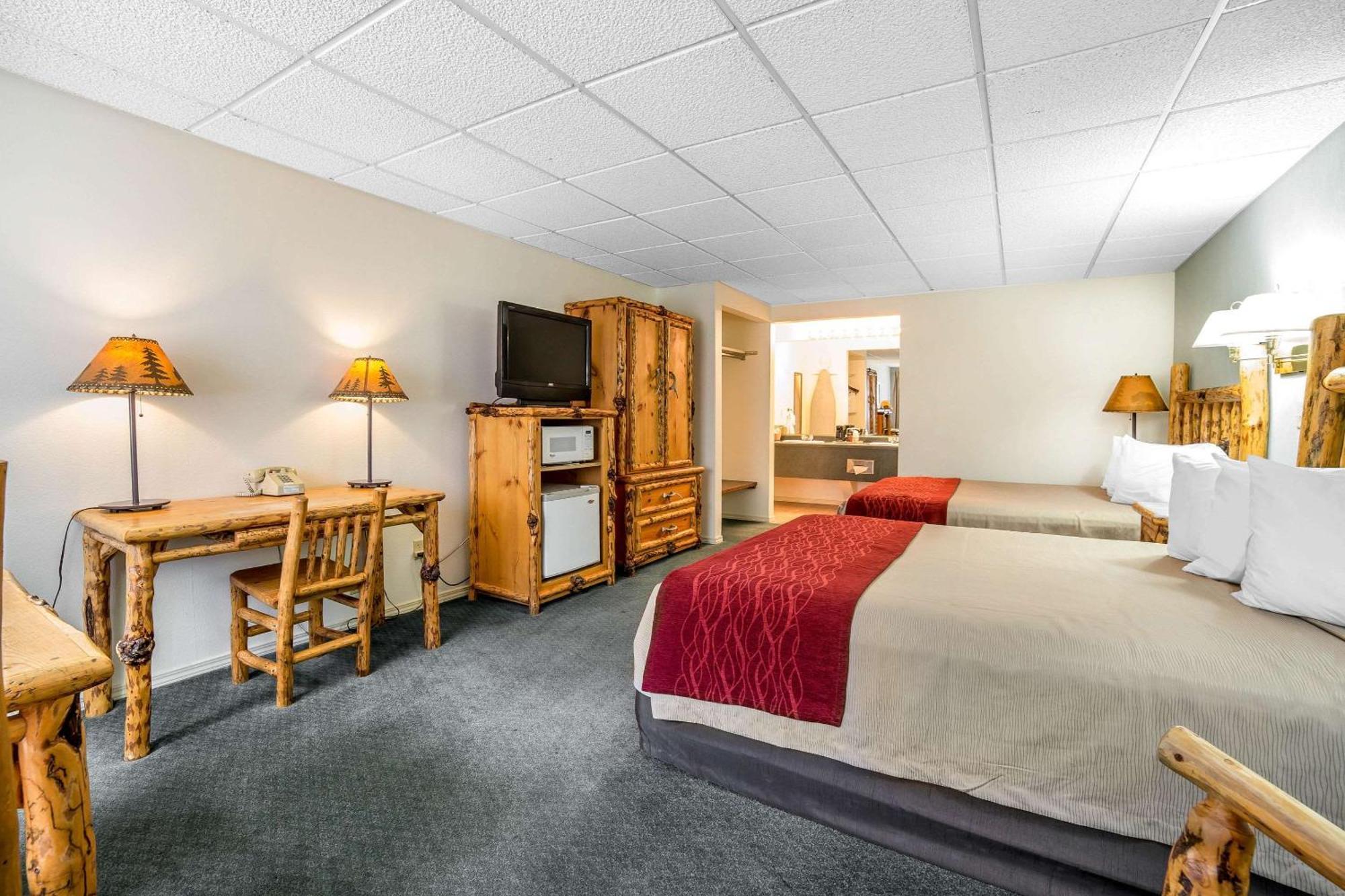 Queen Room with Two Queen Beds - Non-Smoking