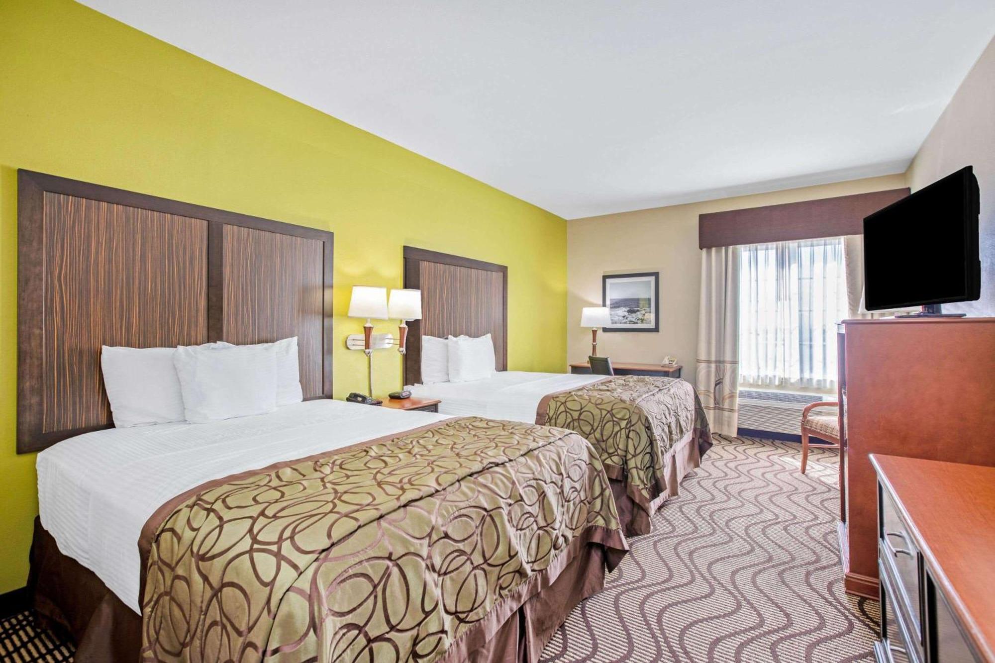 Queen Room Two Queen Beds Non-Smoking