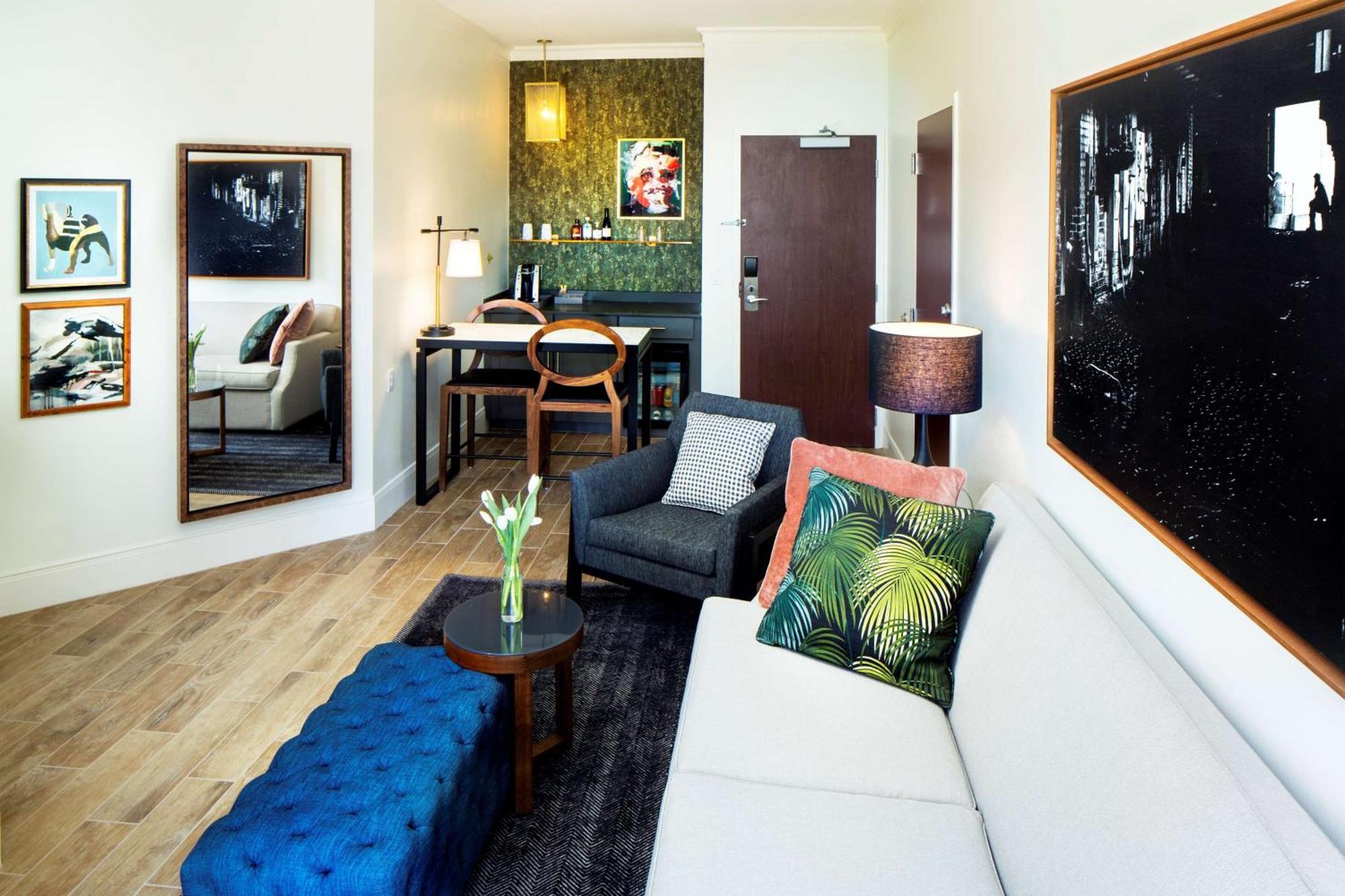 Andaz Suite,1350140194:JPEG