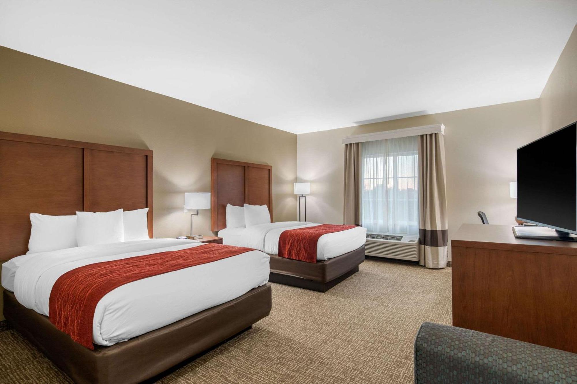 Queen Room with Two Queen Beds - Non-Smoking