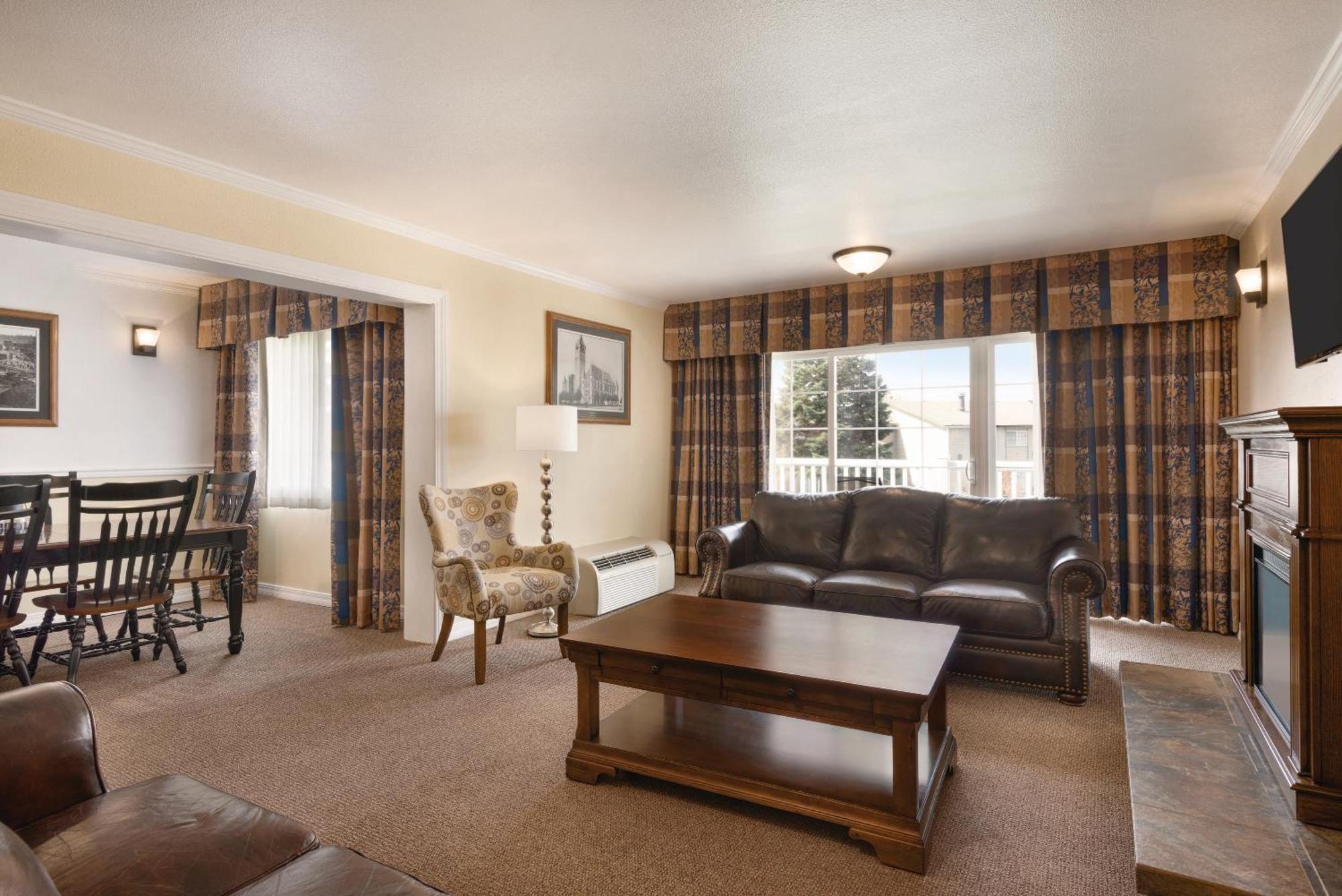 Two-Bedroom Suite - Non-Smoking