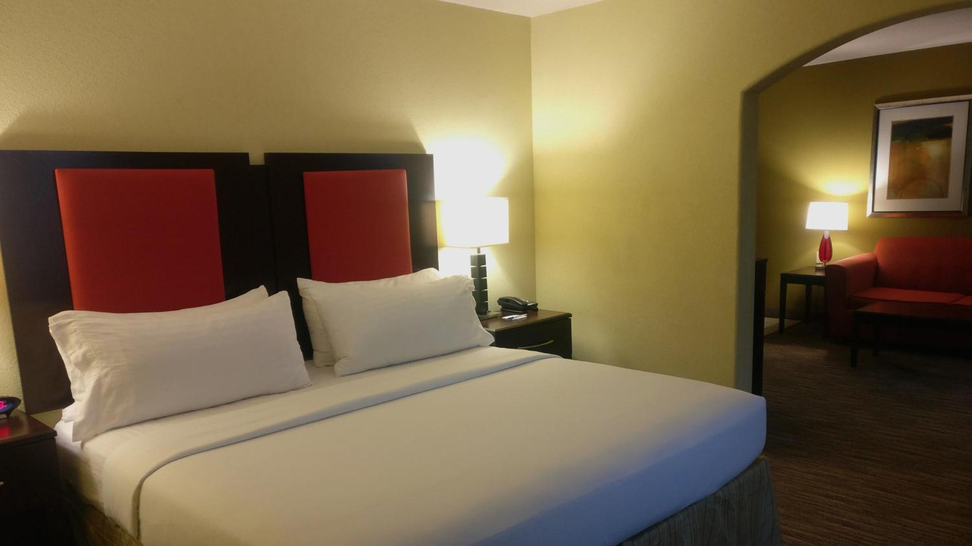 King Room - Mobility Access/Hearing Accessible