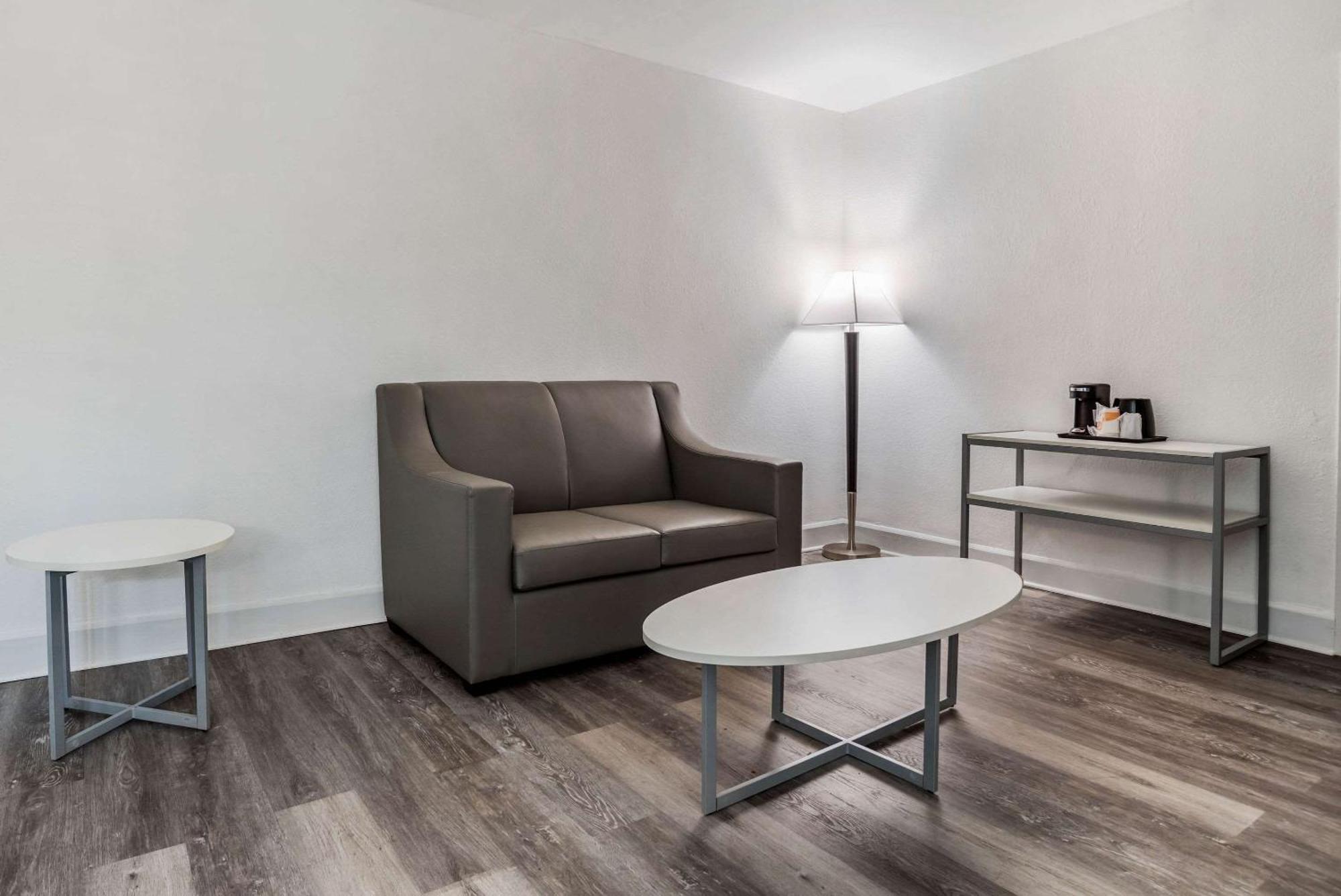 Suite with Two Double Beds - Non-Smoking