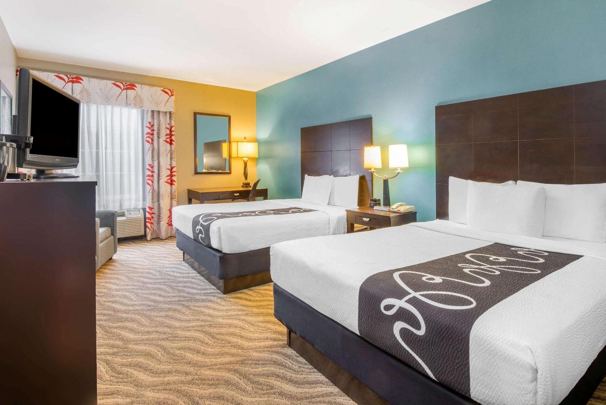 Deluxe Queen Room with Two Queen Beds
