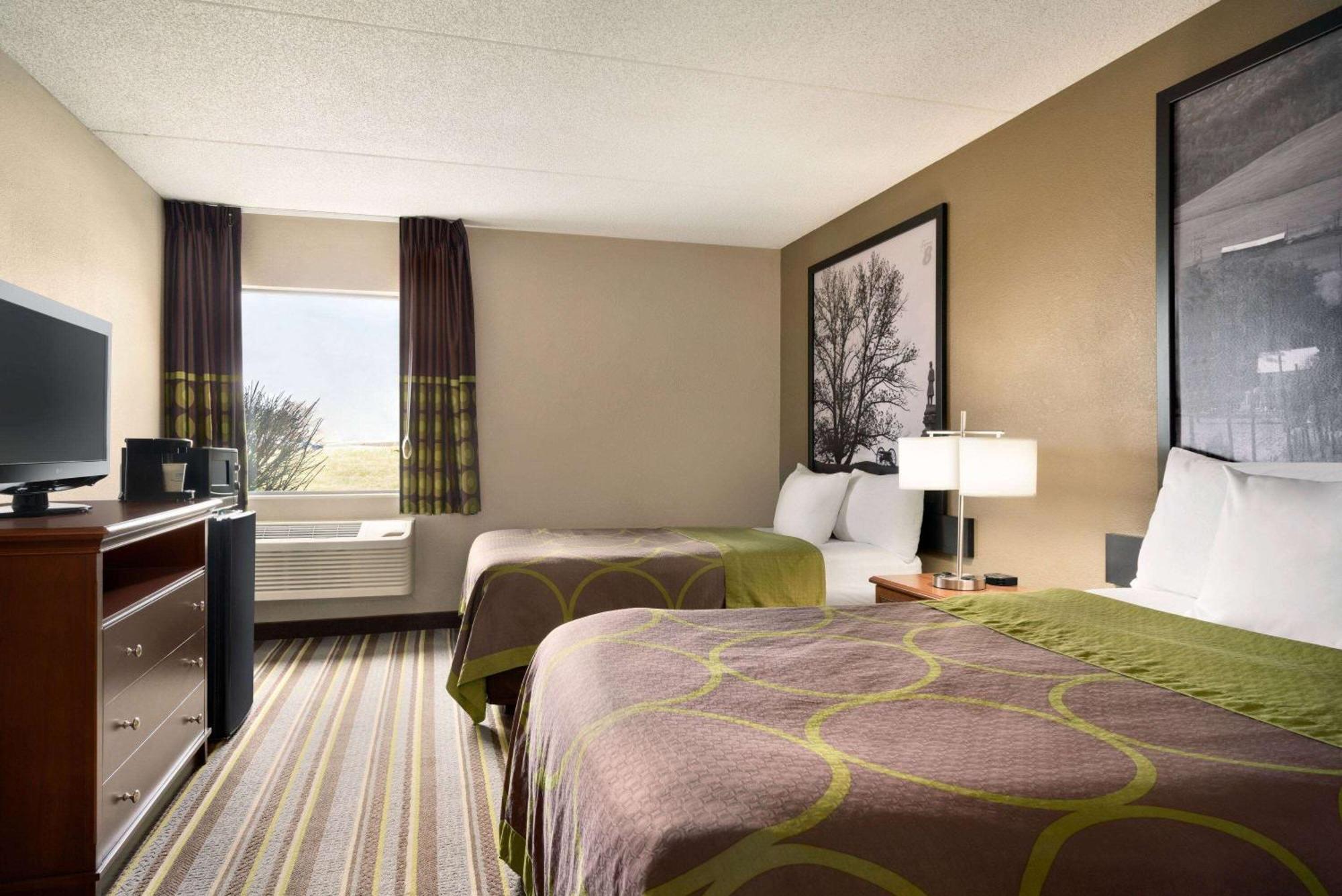 Queen Room Two Queen Beds Non-Smoking