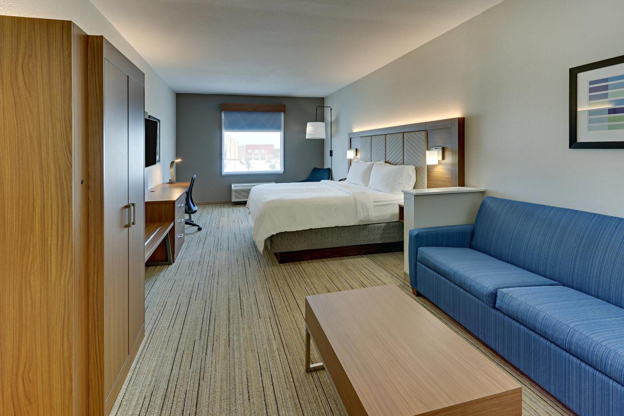 Queen Room Disability Access or Hearing Accessible