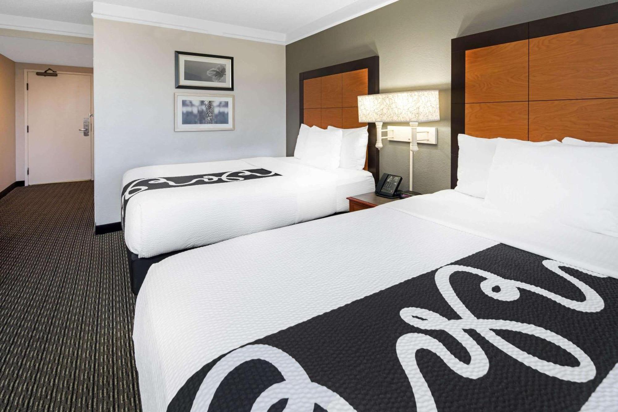 Deluxe Room 2 Double Beds