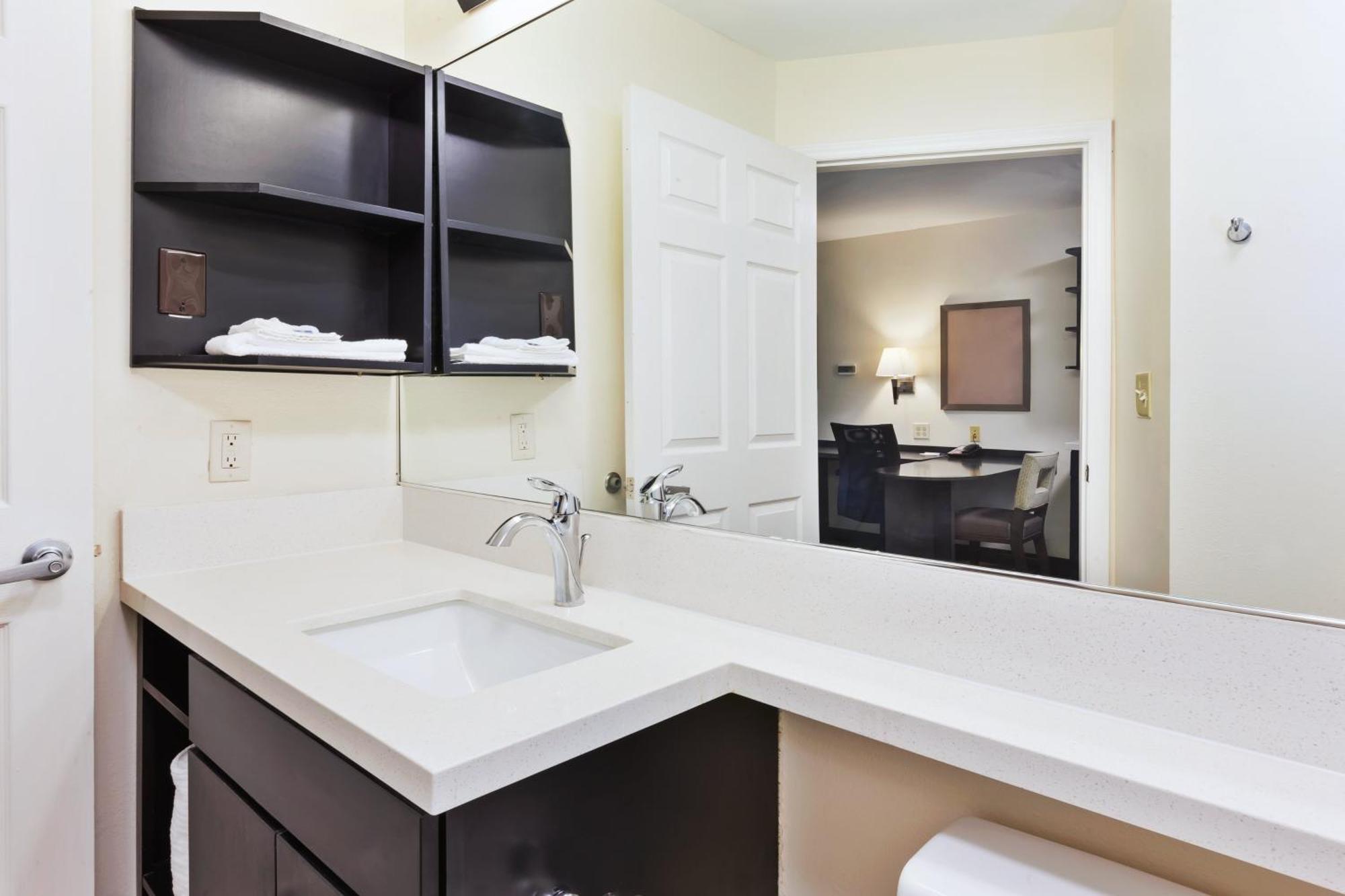 Studio Queen Suite,1276589404:JPEG