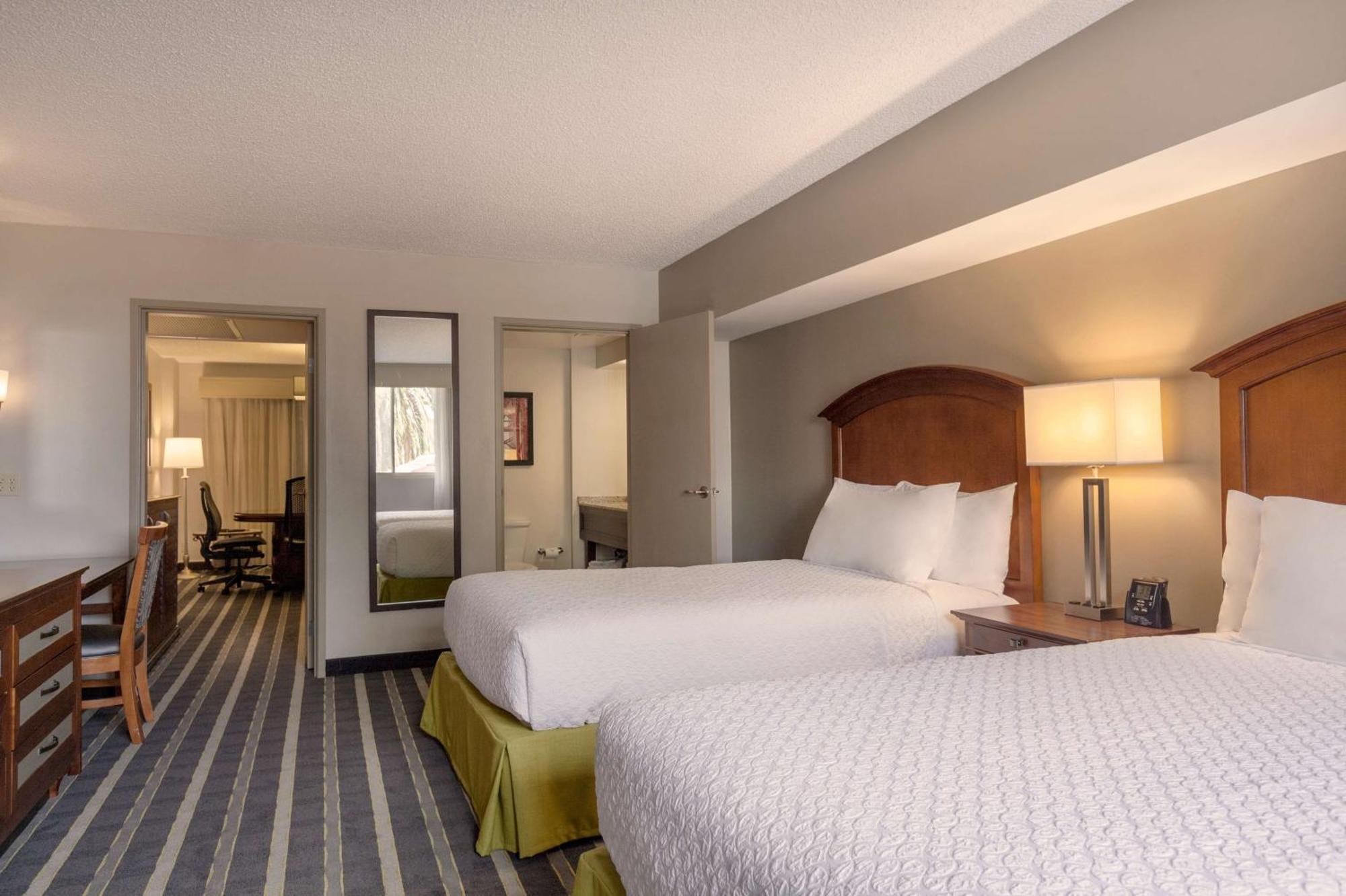 Suite with Two Double Beds - Non-Smoking