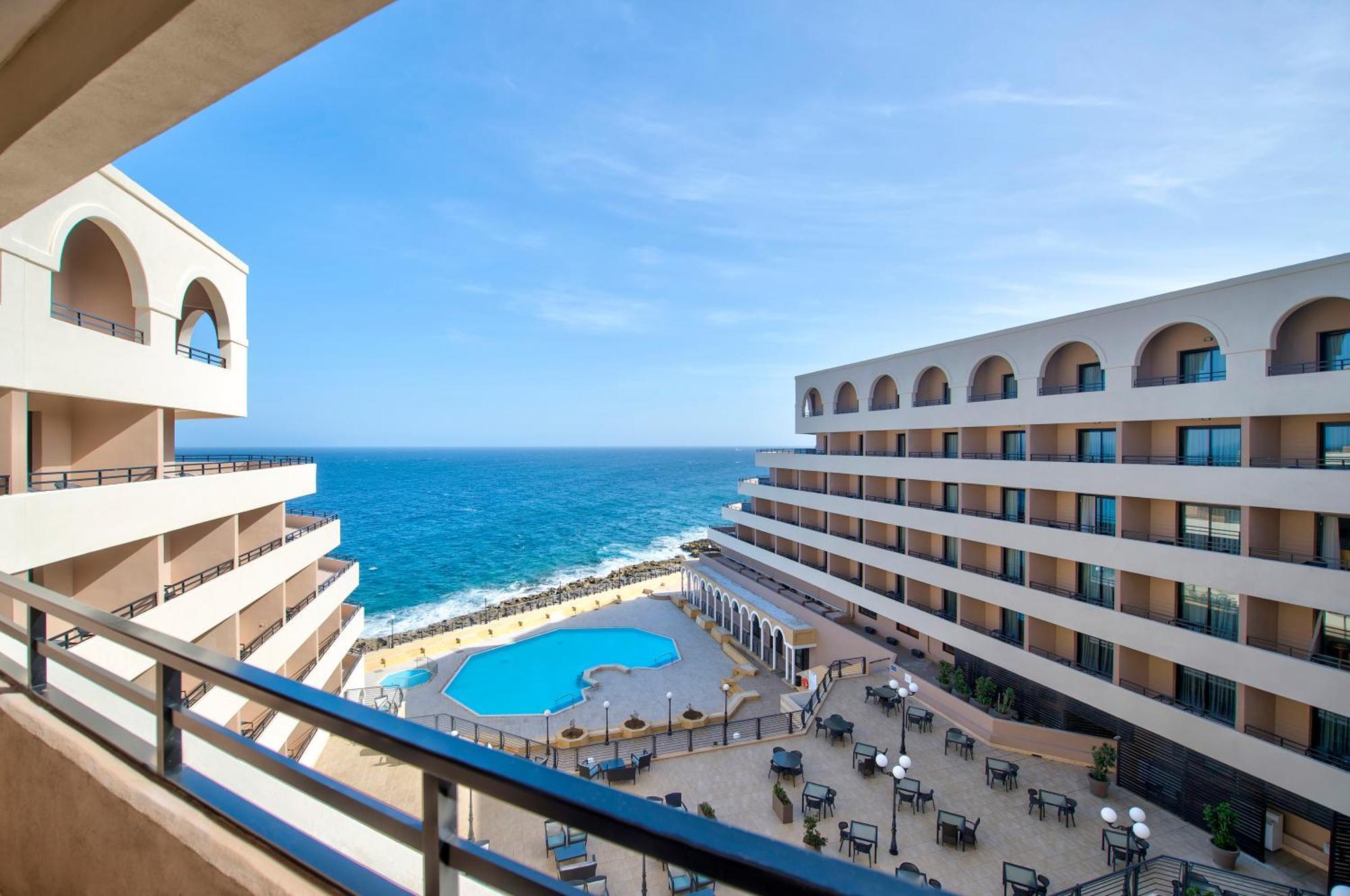 Quarto Superior com Varanda e Vista Mar