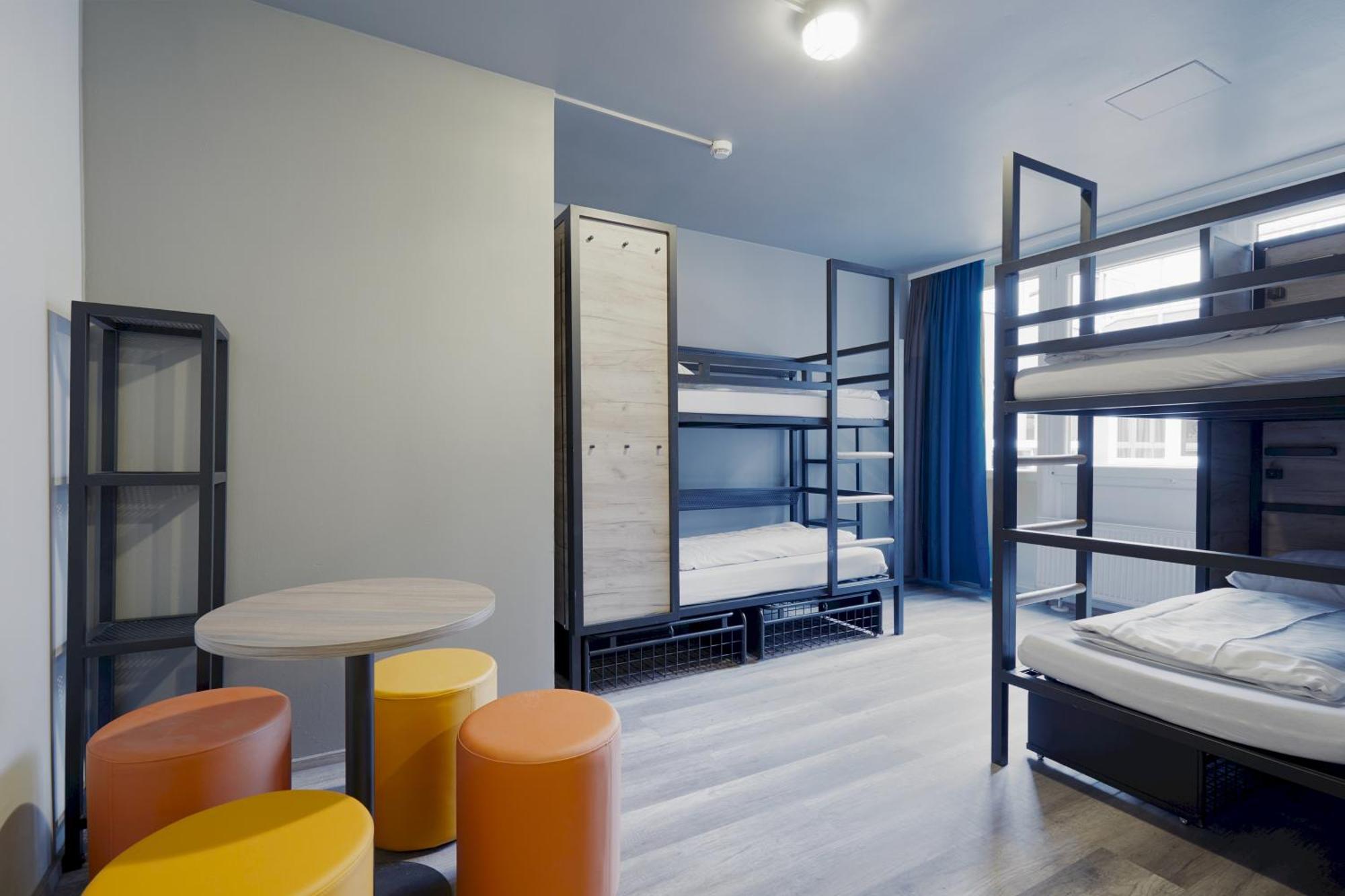 Bed 6-Bed Dormitory Room