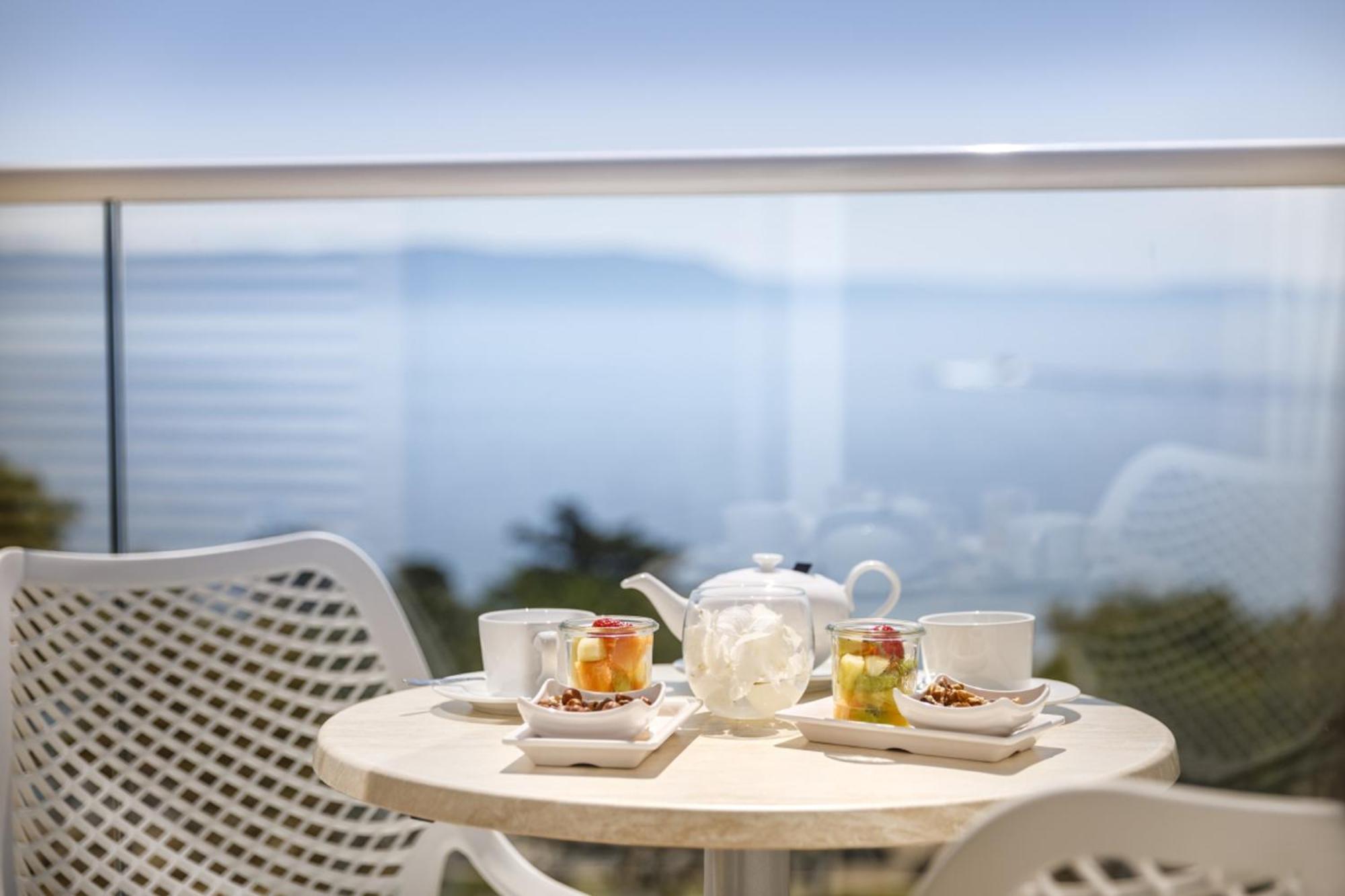 Room for 2 Seaview - Designed for Adults