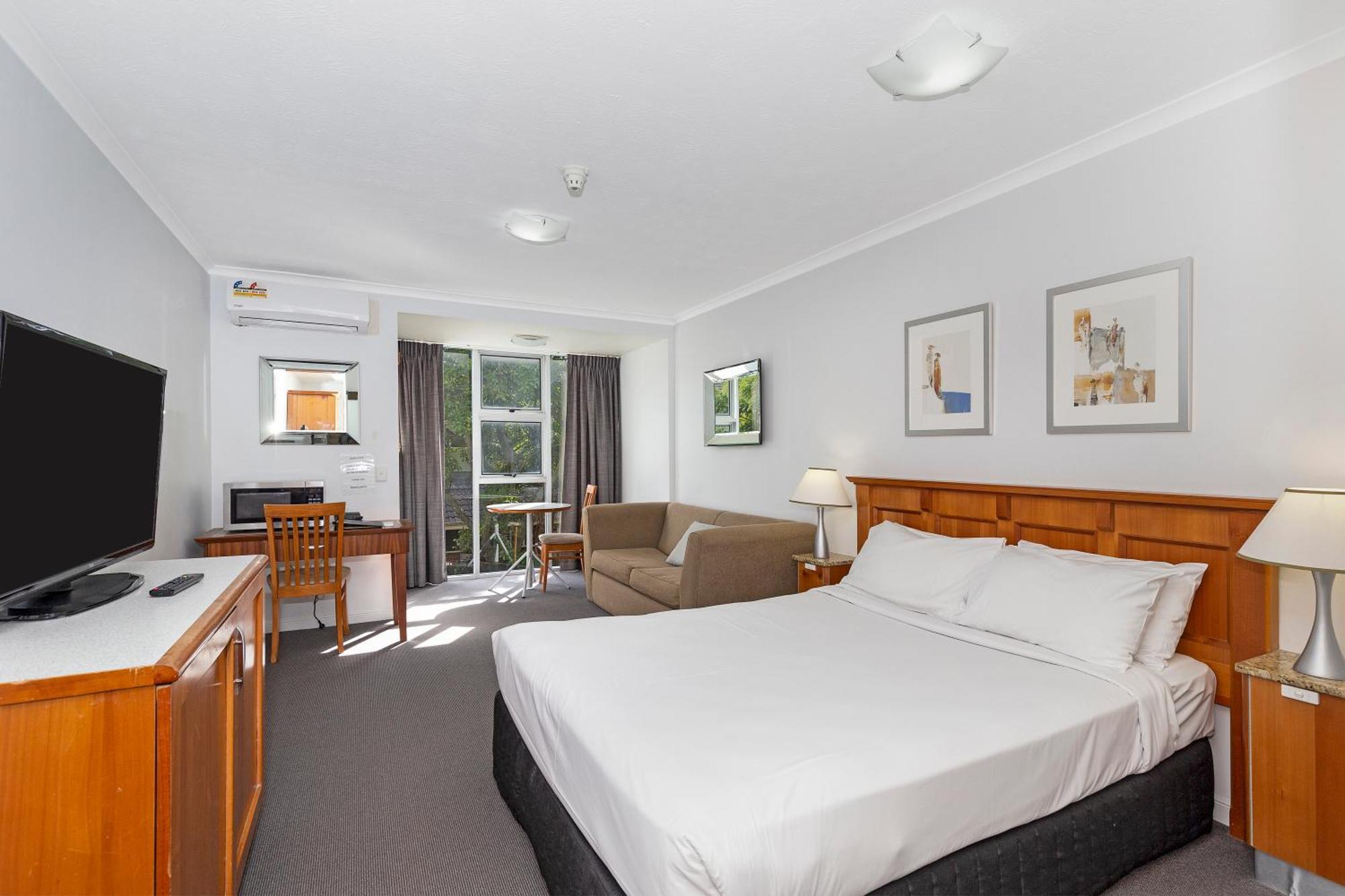 Deluxe Queen Room
