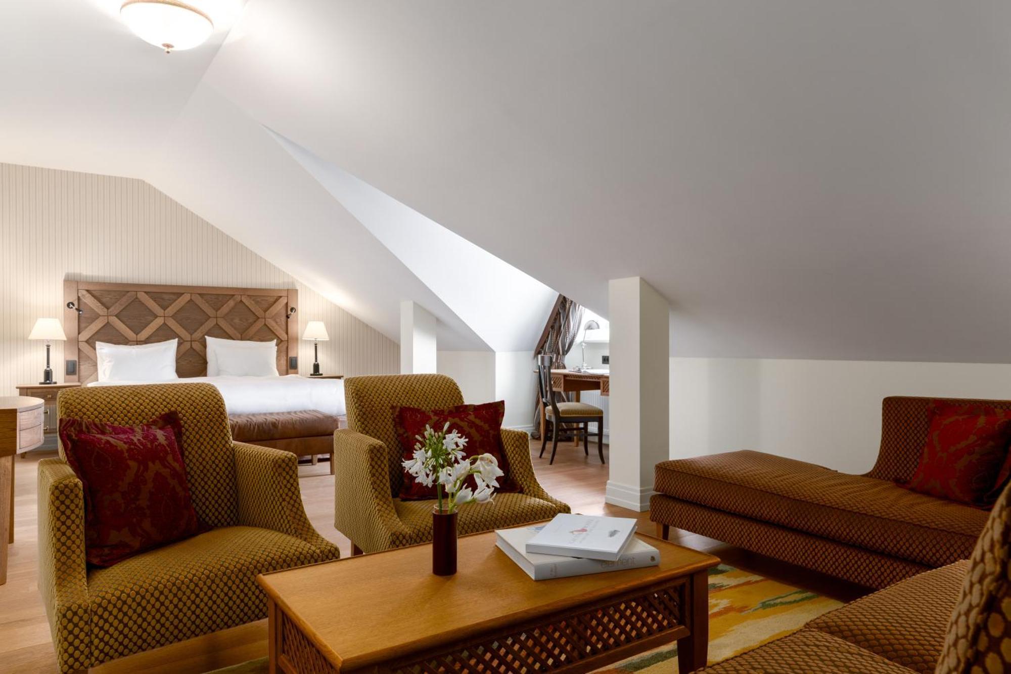 Junior Suite,1277388577:JPEG