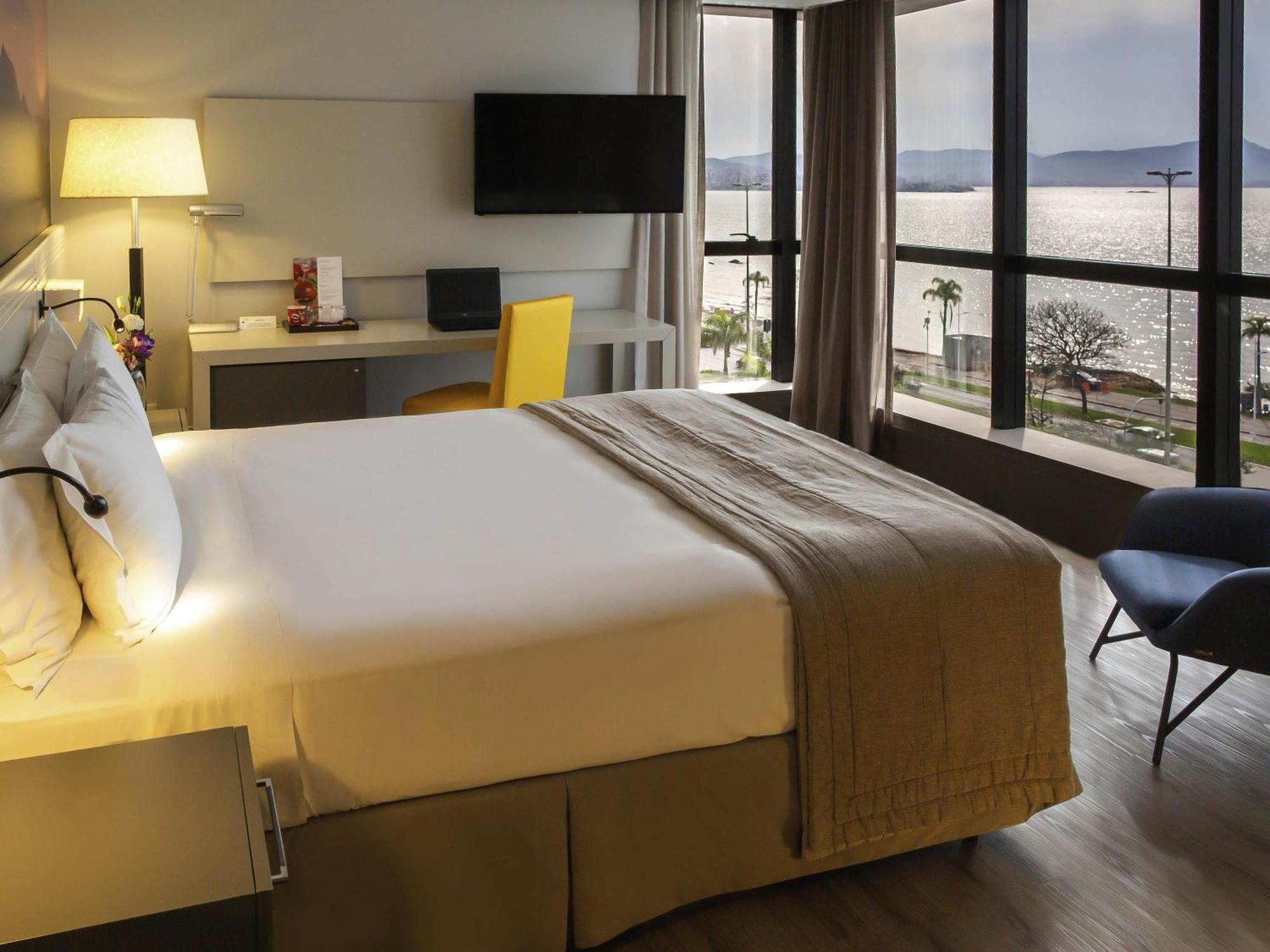 Deluxe King Room Ocean View