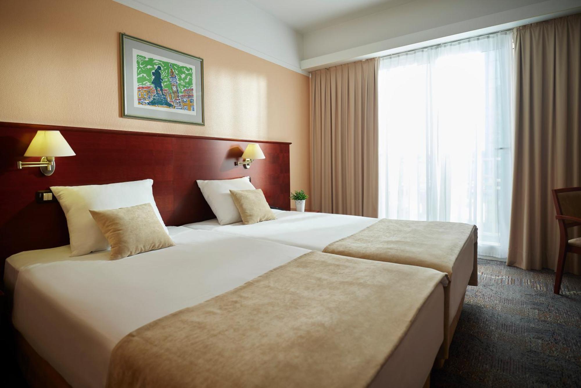 Twin Room Gala