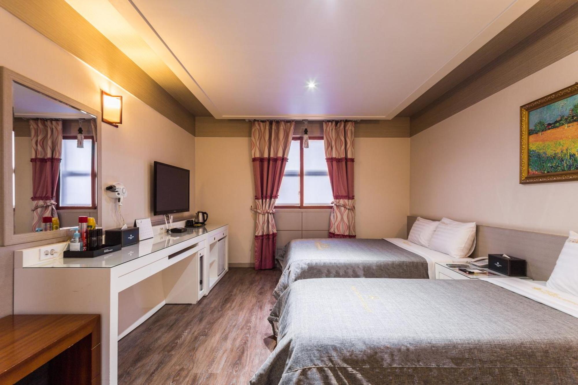 Deluxe Twin Room