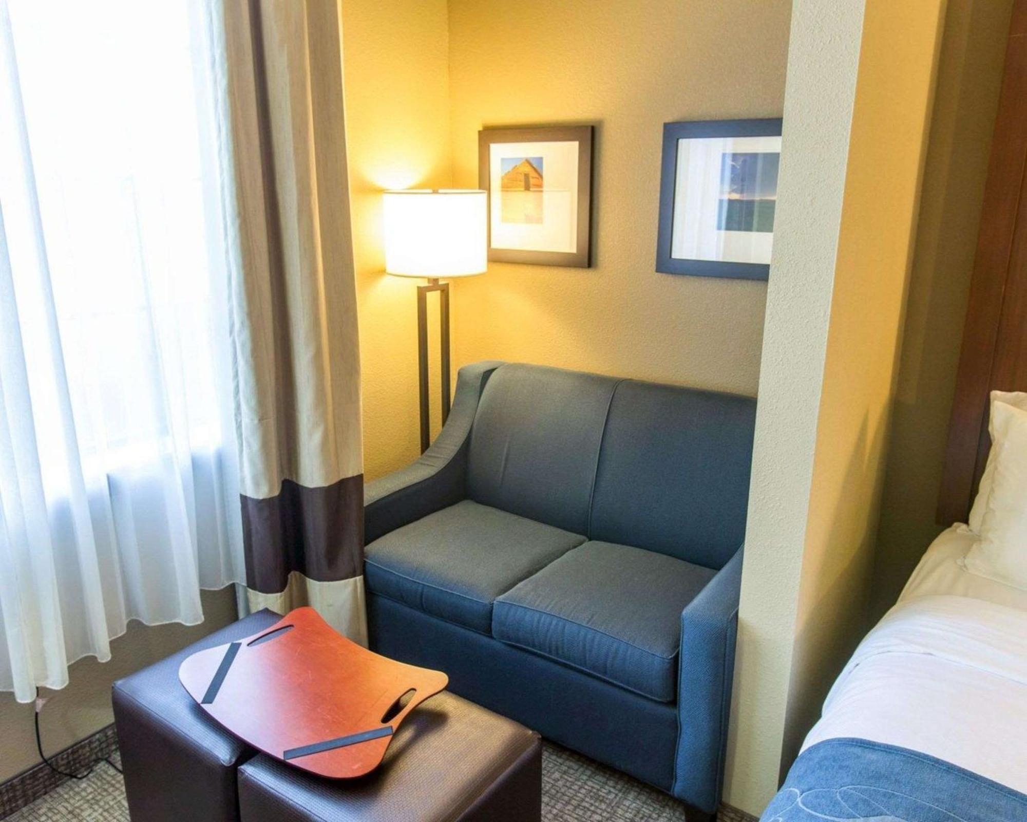 Double Suite with Two Double Beds - Non-Smoking