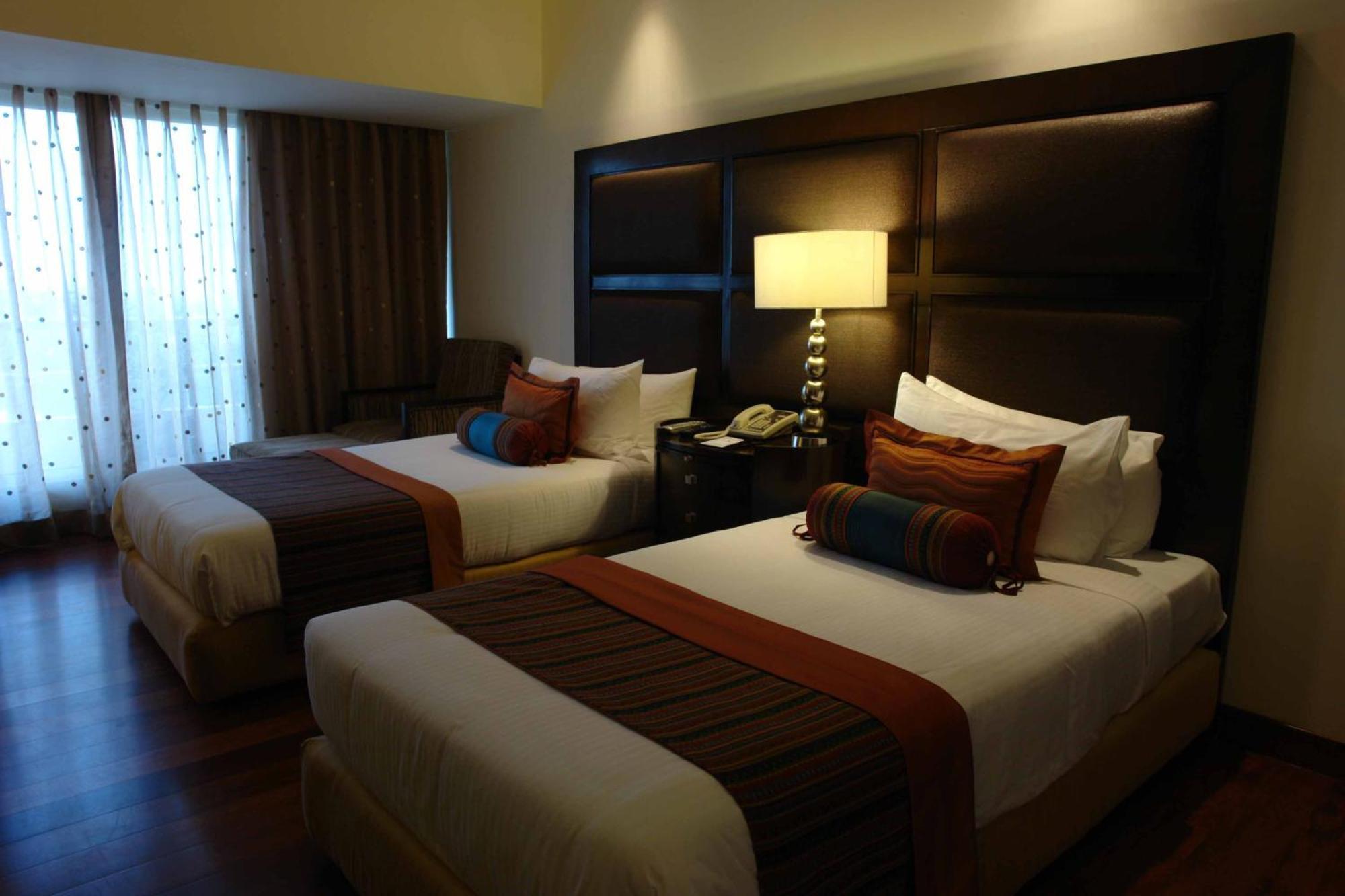 Deluxe Twin Room on Food Beverage Spa on Laundry service