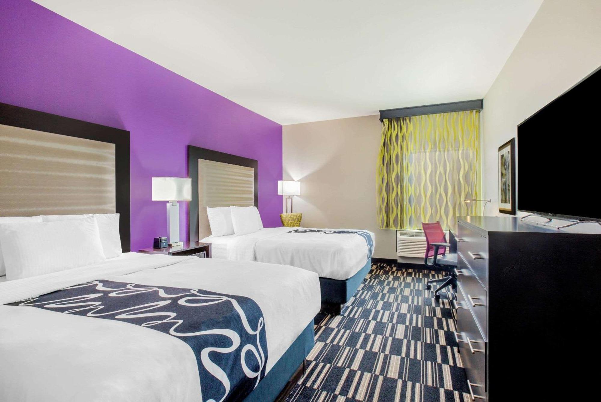Deluxe Queen Room with Two Queen Beds