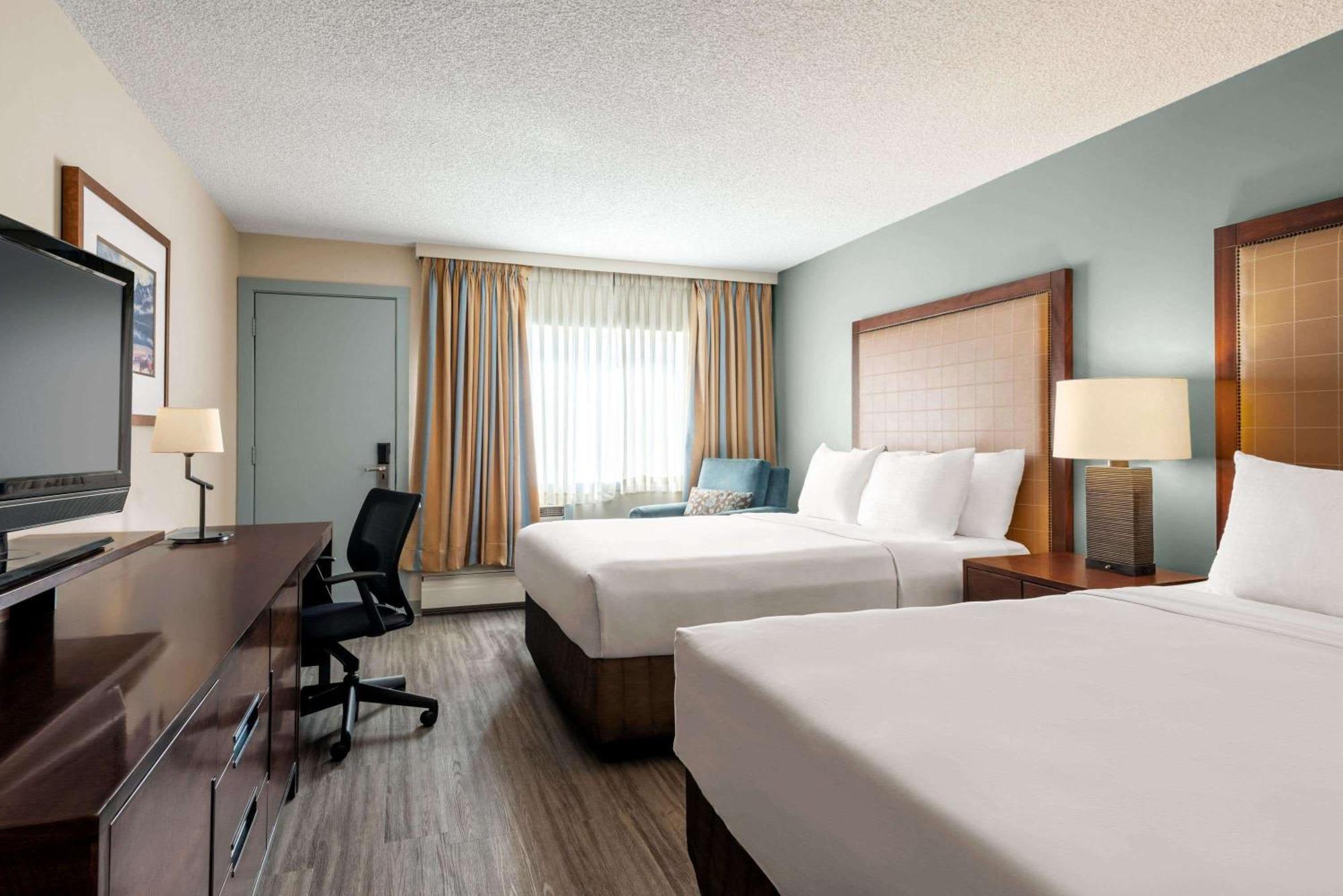 Queen Room Two Queen Beds Non-Smoking