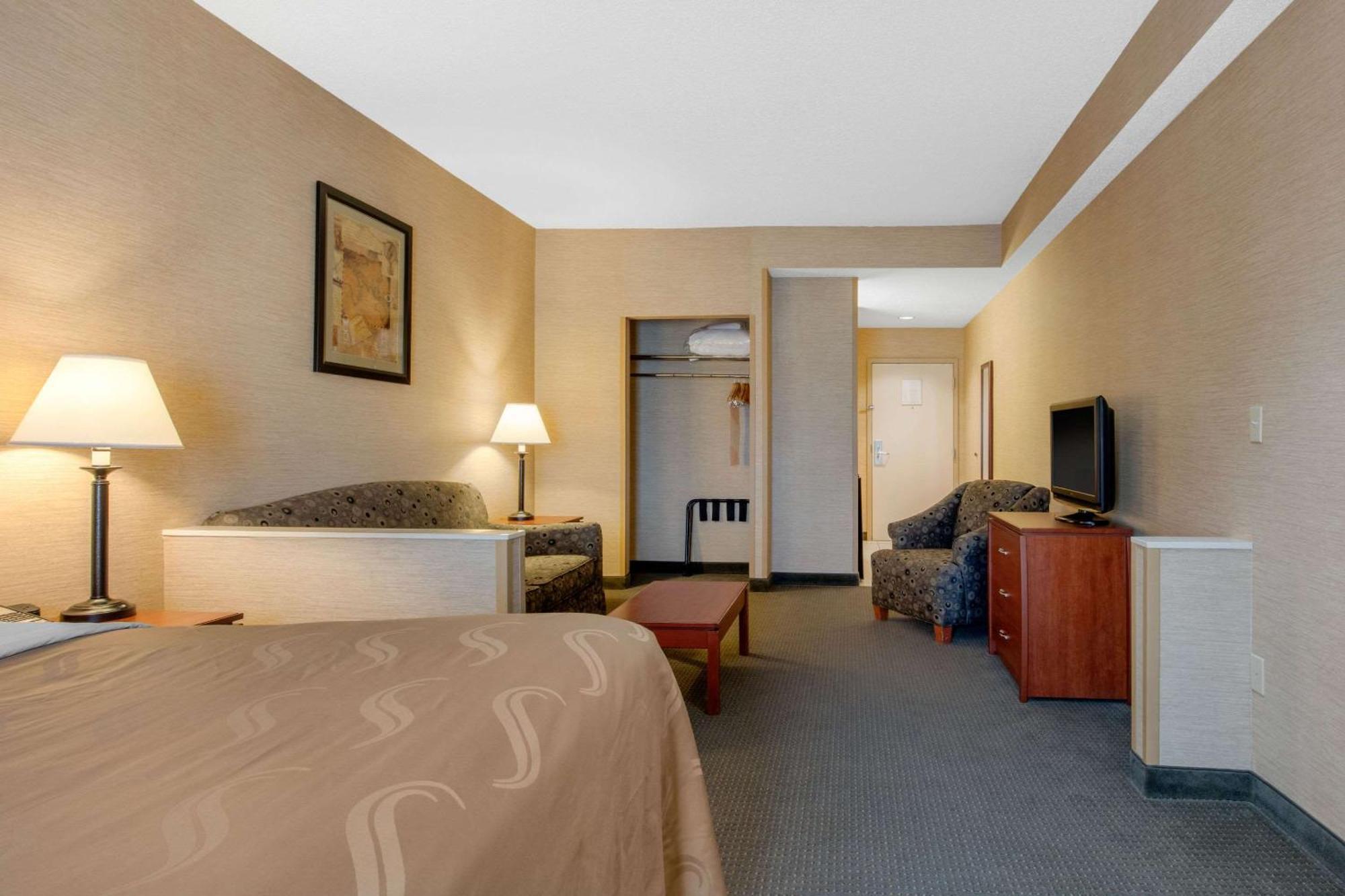 King Suite with Sofa-Bed - Non-Smoking