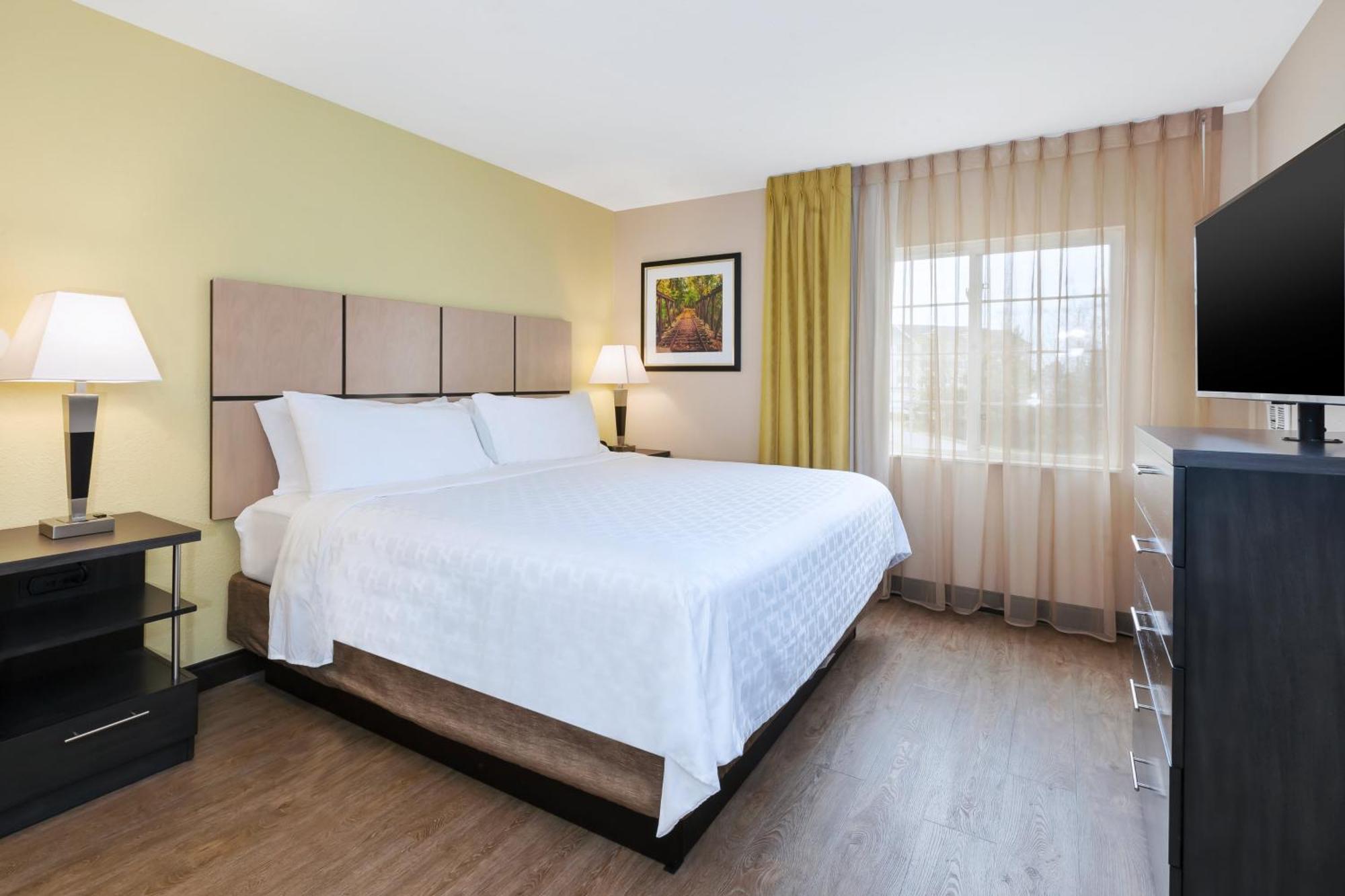 One-Bedroom King Suite