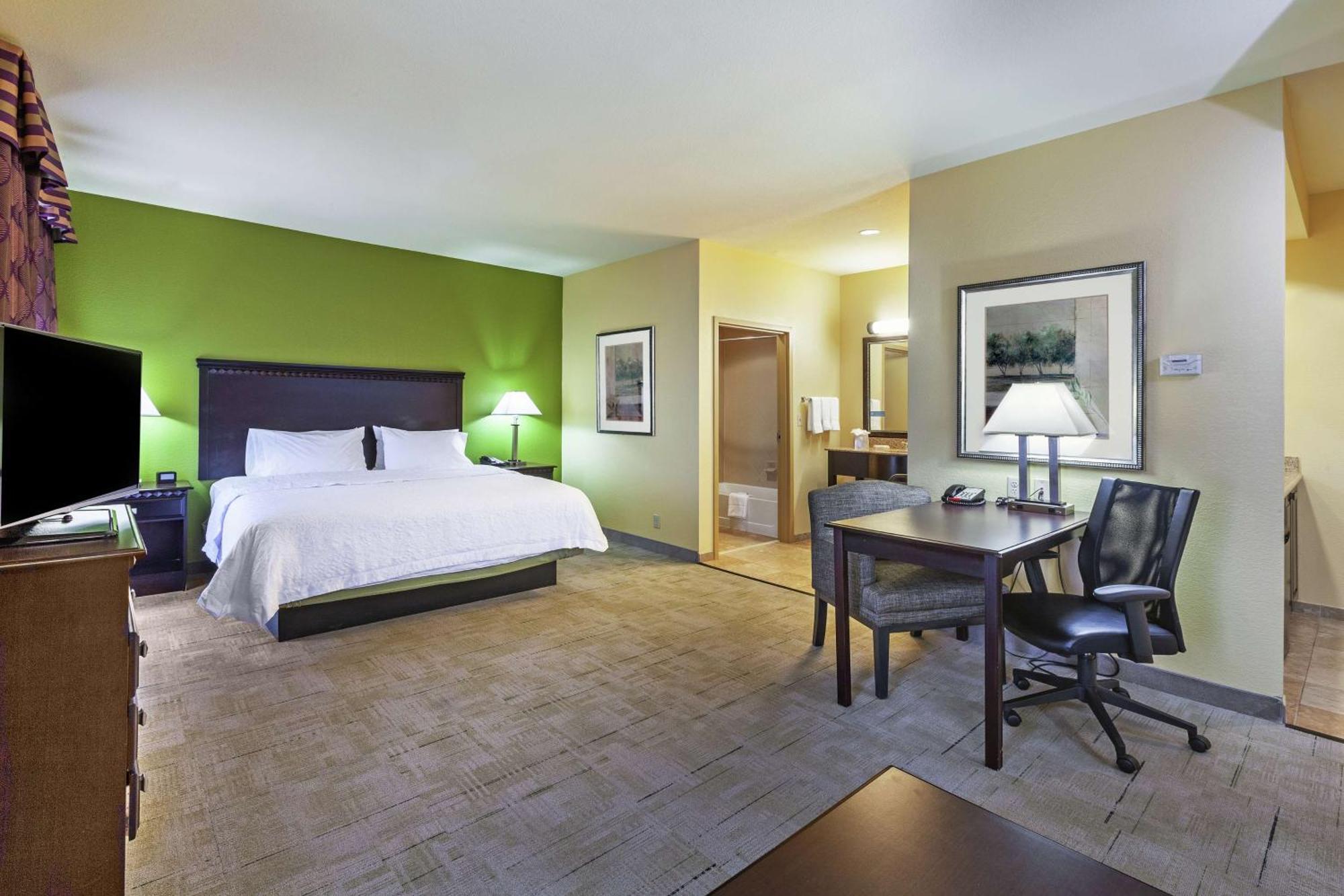 King Studio Suite with Sofa Bed - Non-Smoking