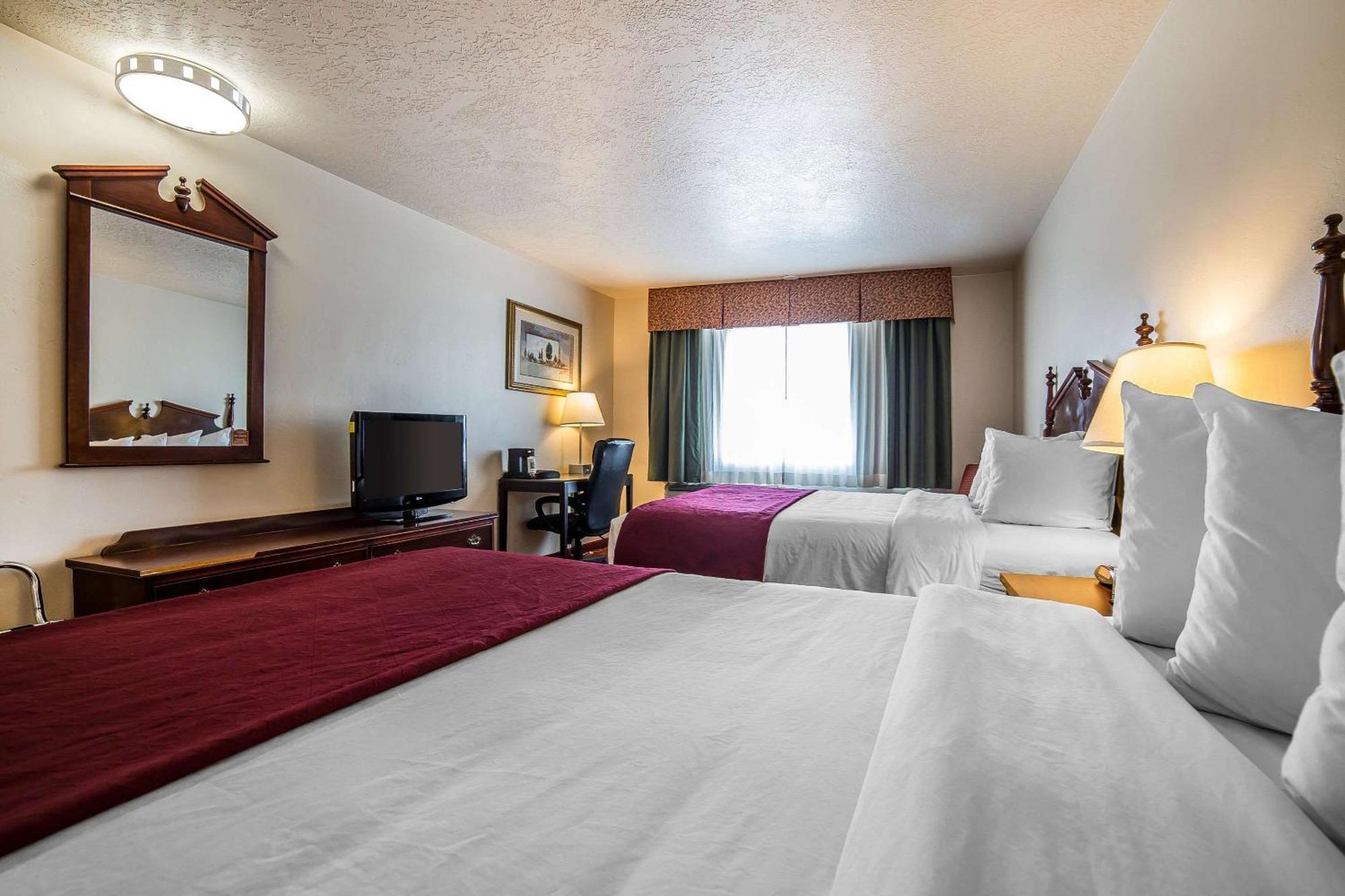 Queen Room with Two Queen Beds - Accessible/Non-Smoking