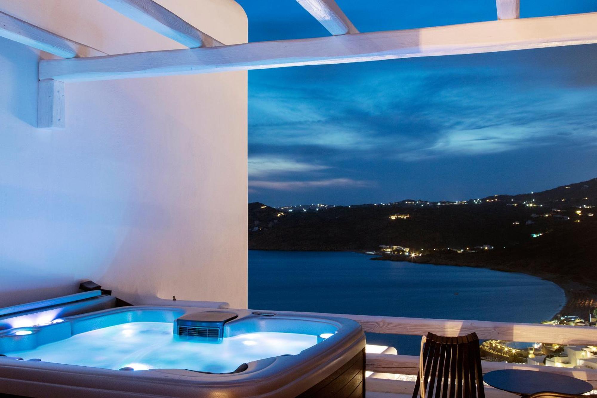 Temptation sea view room outdoor jacuzzi