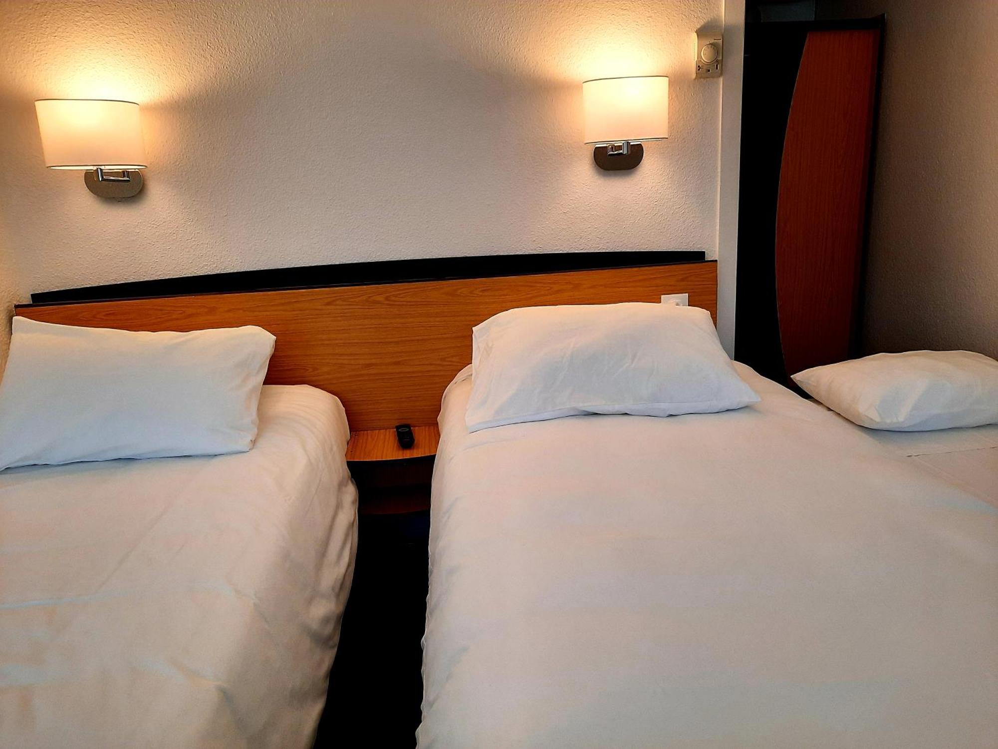 Triple Room 2 Single Beds 1 Junior Bed,1322631313:JPEG