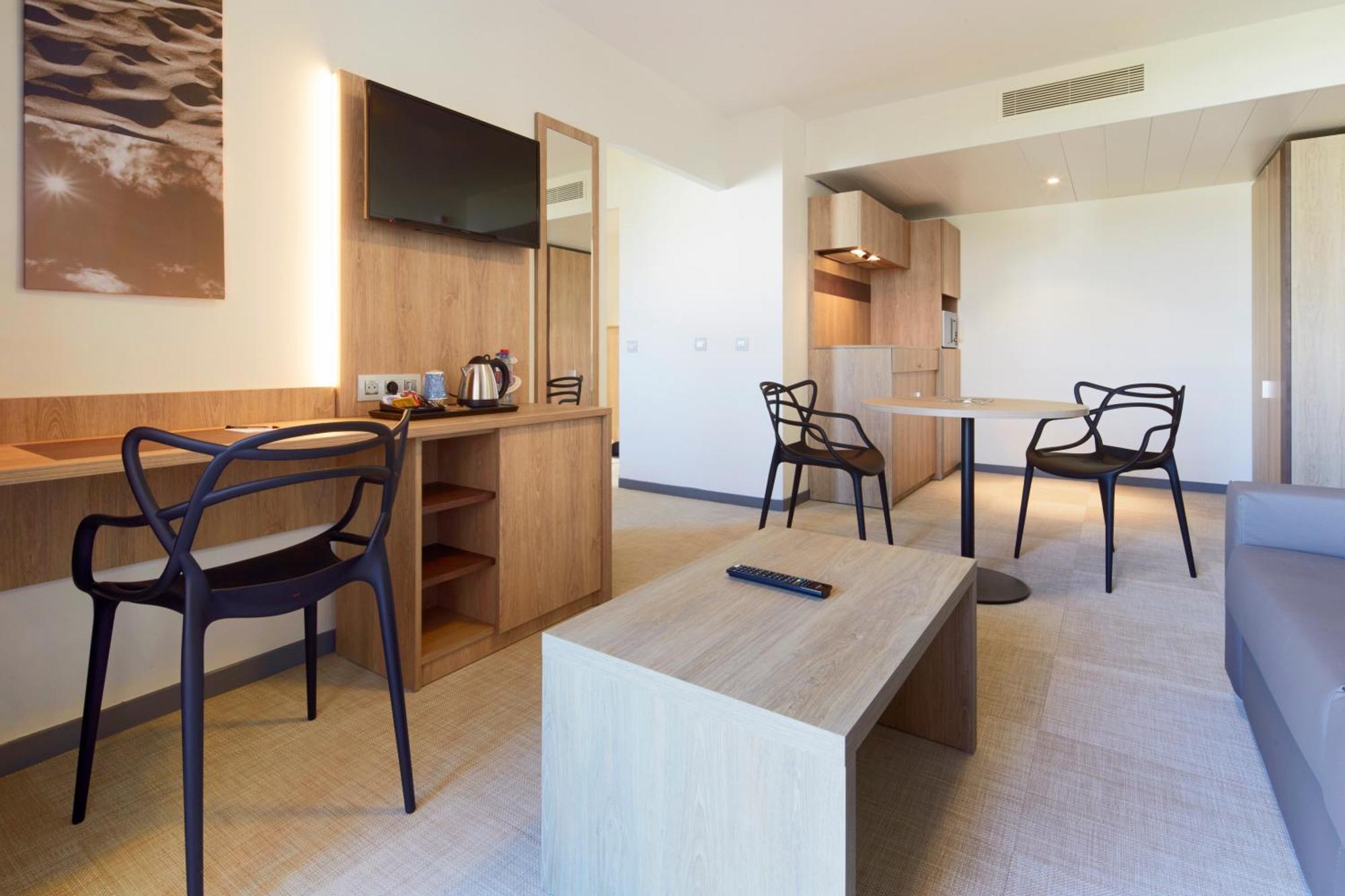 Appartement 1 Chambre avec 2 Lits Simples et 1 Canapé-Lit
