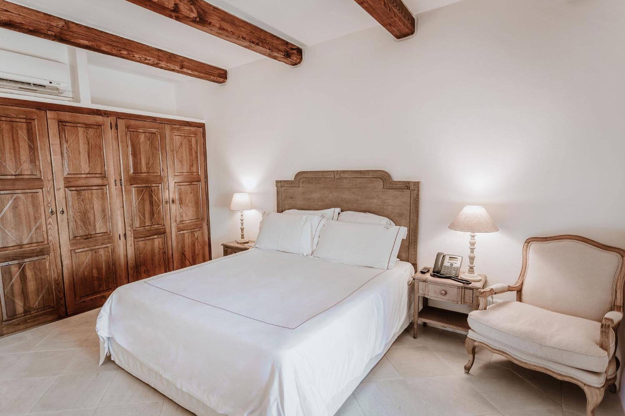 Deluxe Double Room Kitchenette Pool View