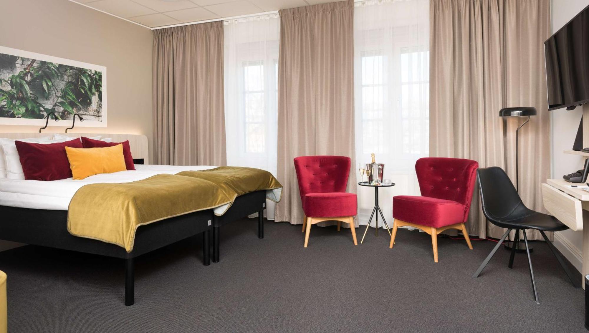 Family Twin Room