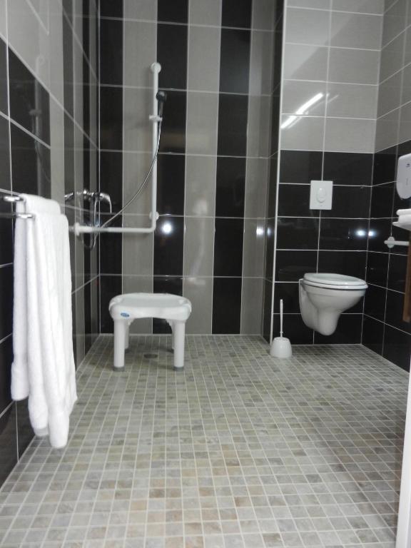 Chambre Double - Accessible aux Personnes à Mobilité Réduite